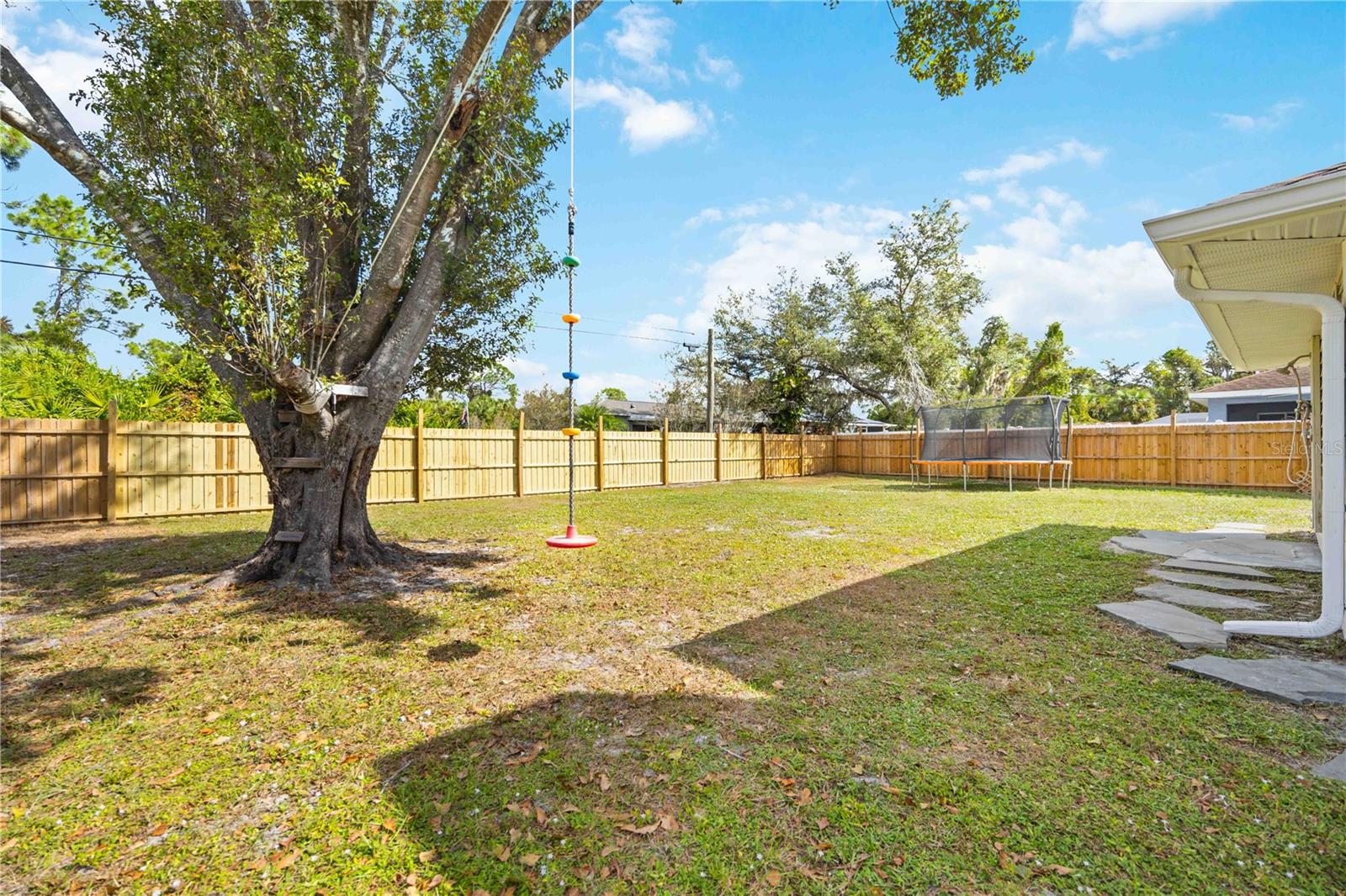 2480 COLONADE LN