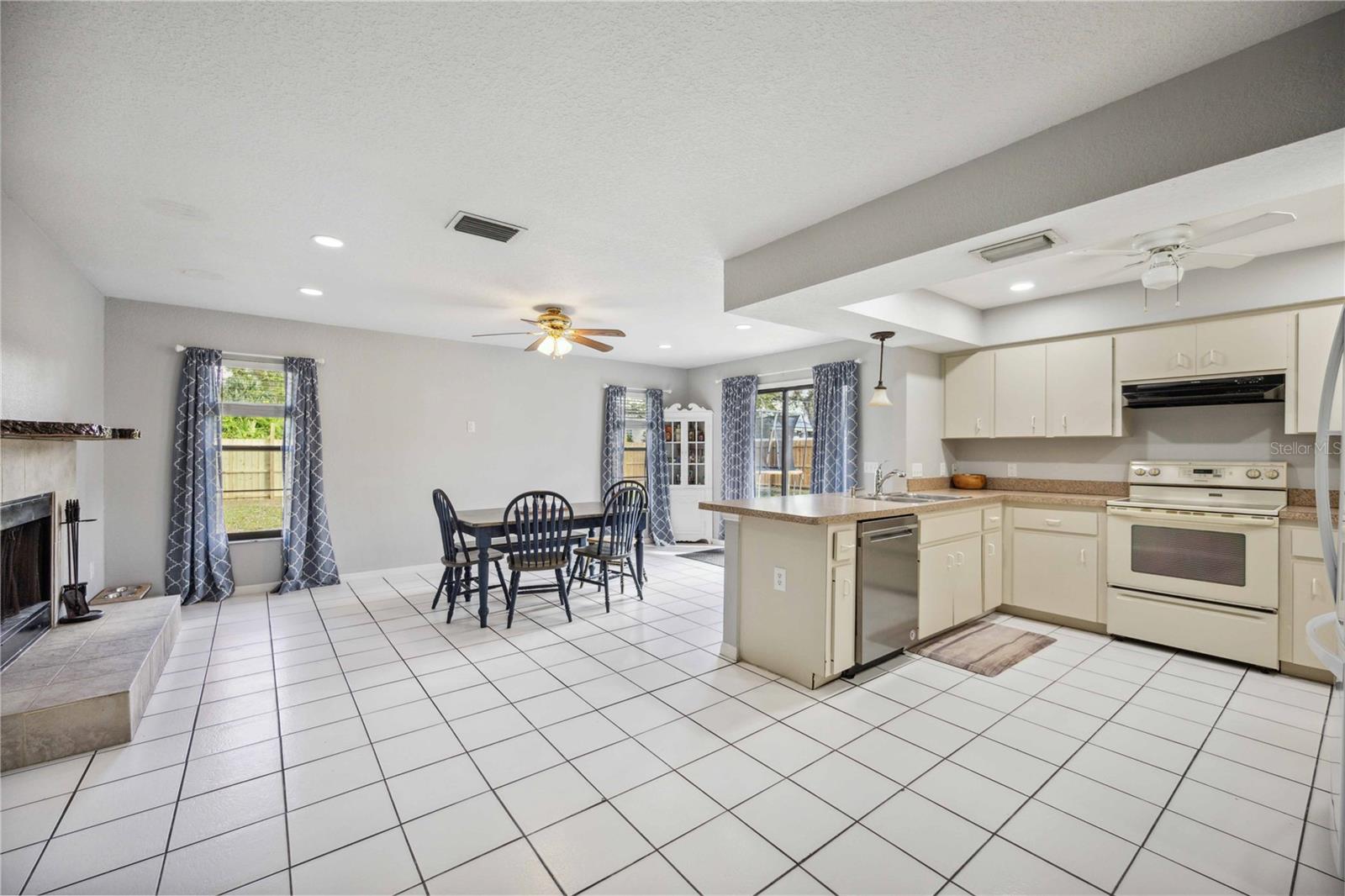 2480 COLONADE LN