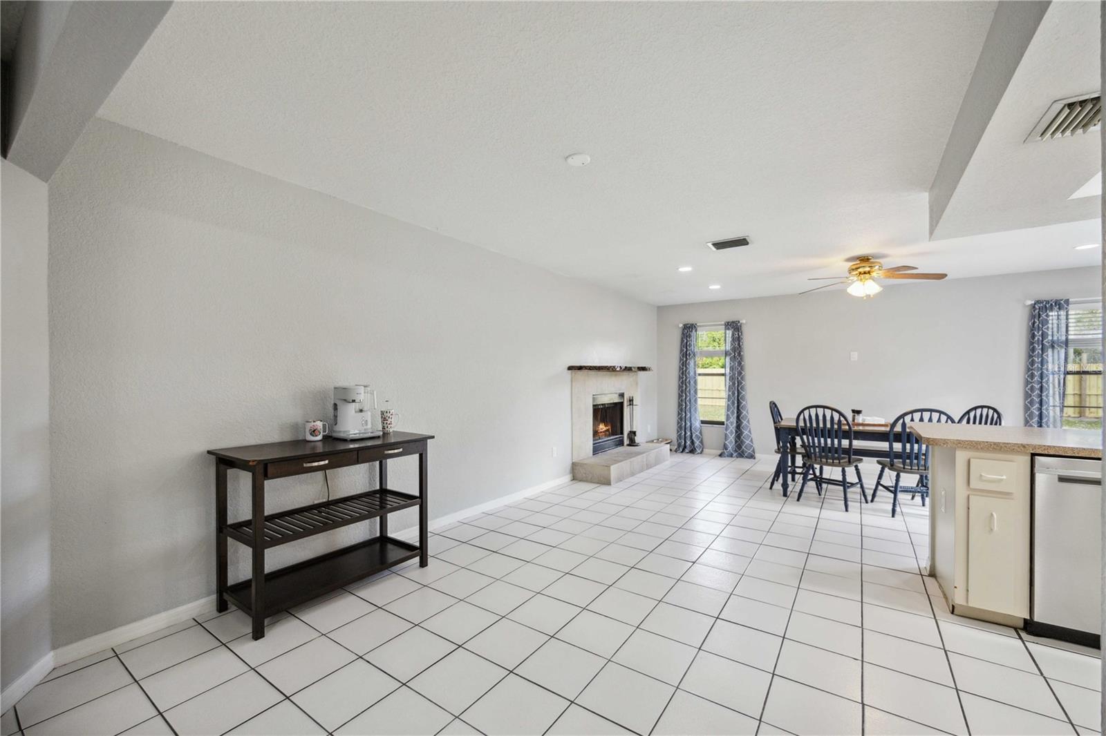 2480 COLONADE LN