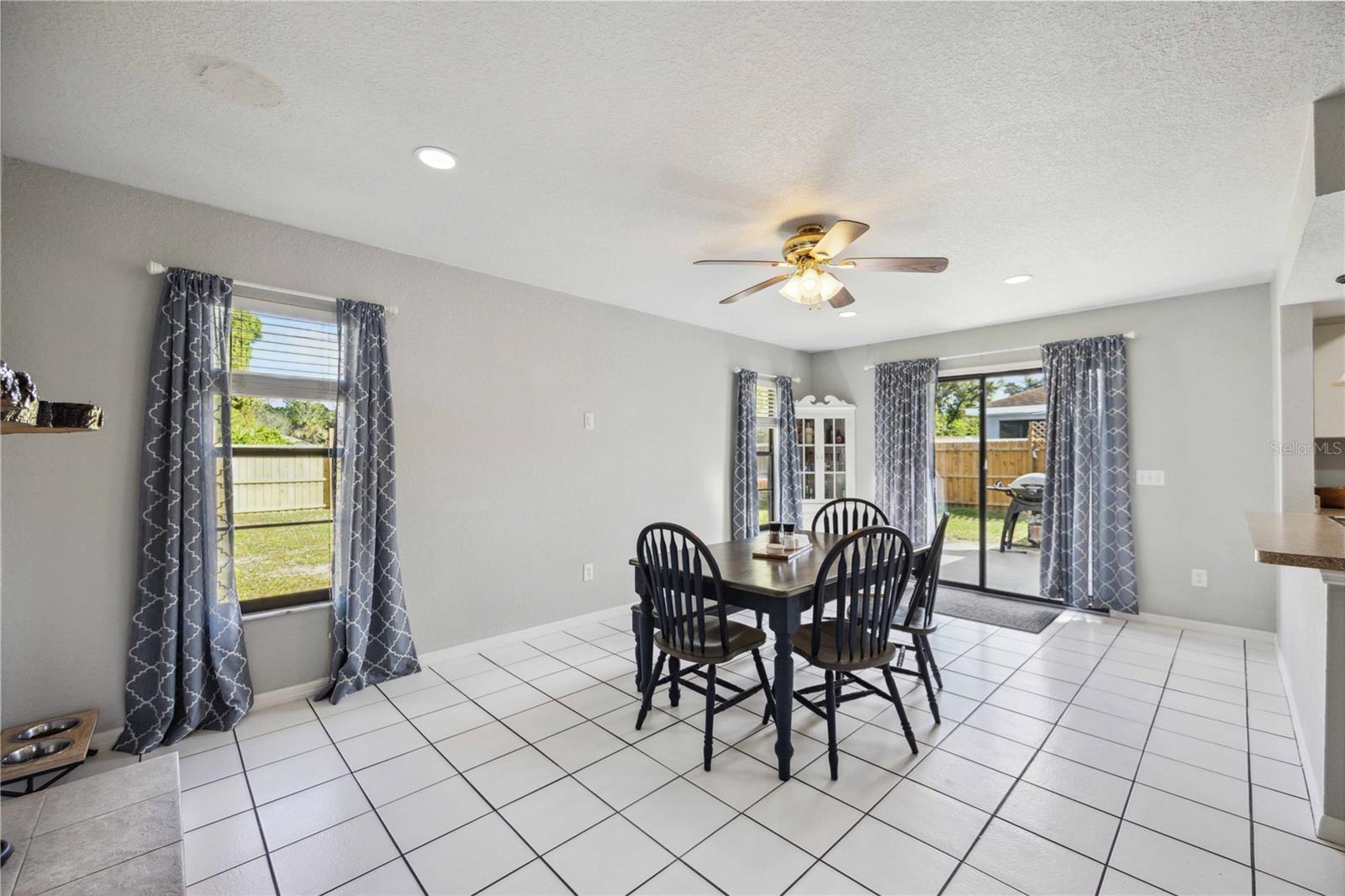 2480 COLONADE LN