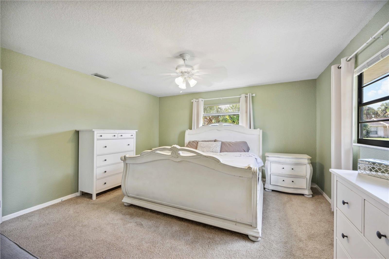 2480 COLONADE LN