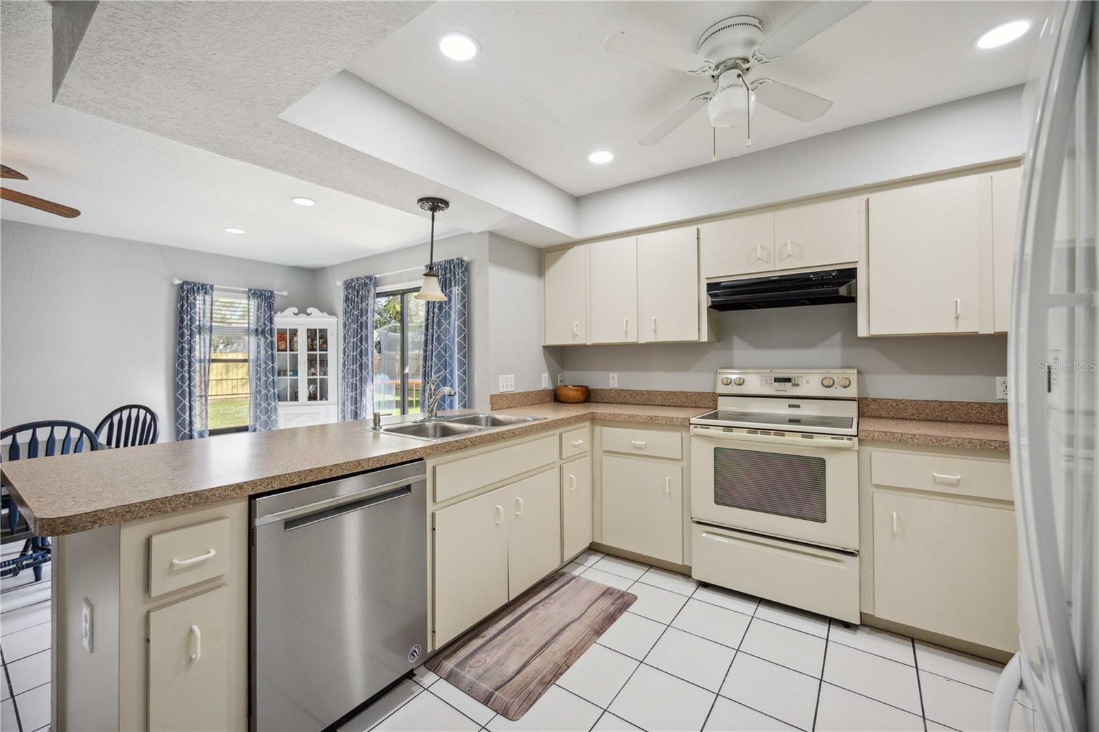 2480 COLONADE LN
