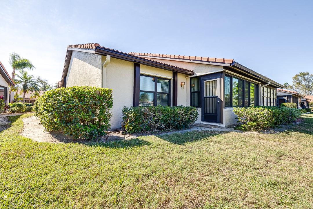 879 COUNTRY CLUB CIR #68, #68