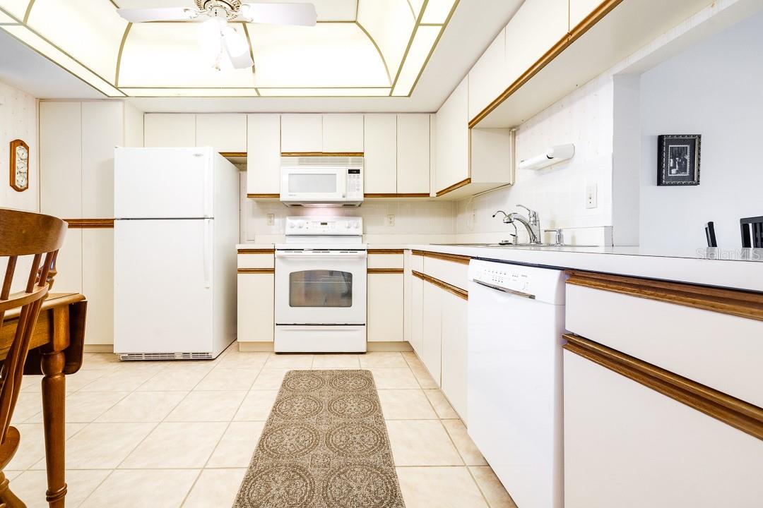 879 COUNTRY CLUB CIR #68, #68