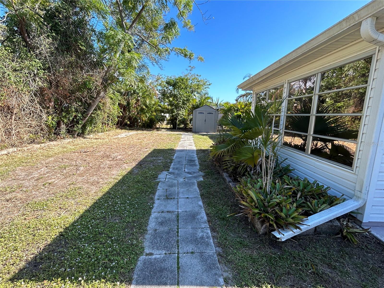 3457 PAPAYA RD