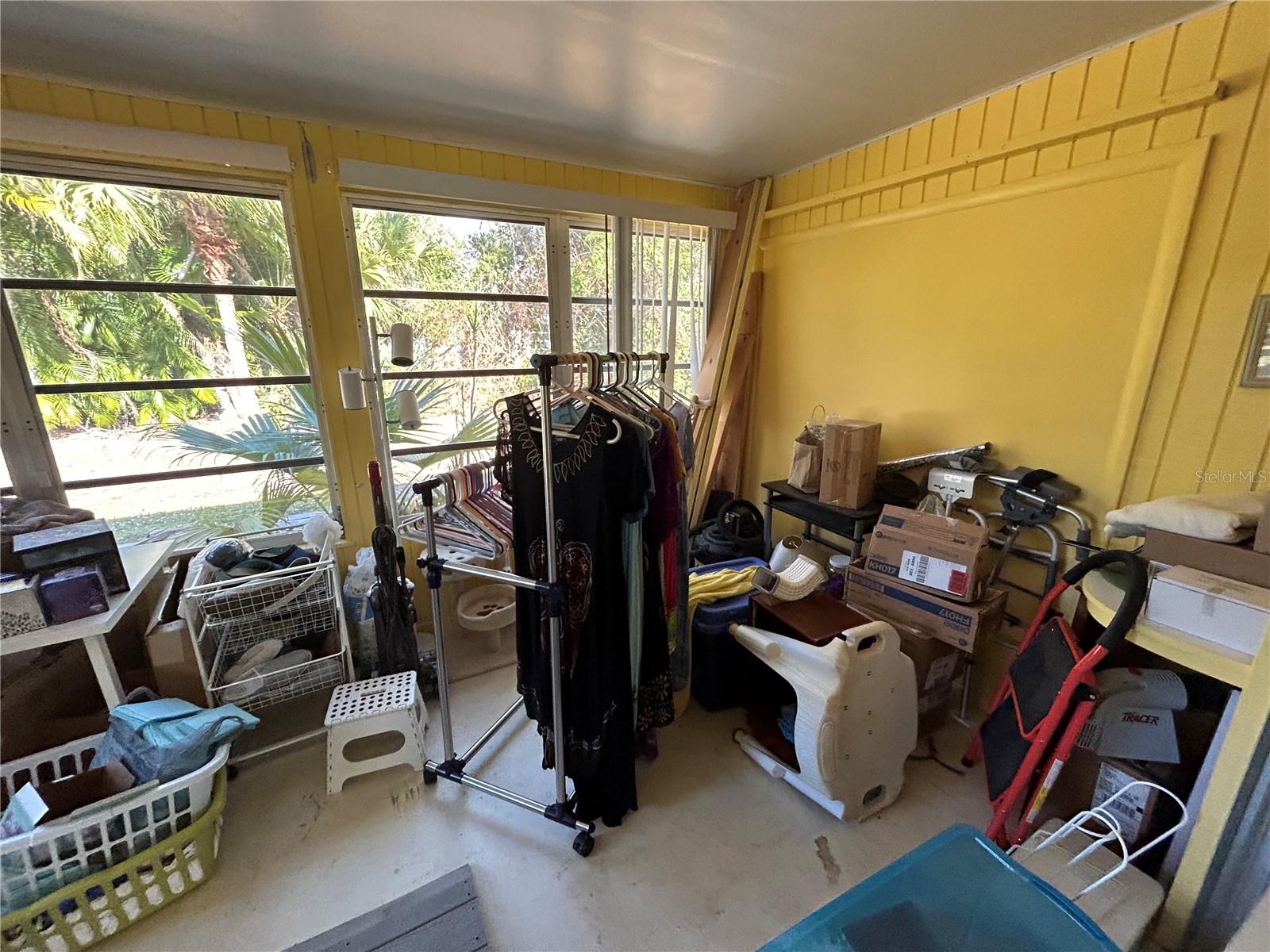 3457 PAPAYA RD