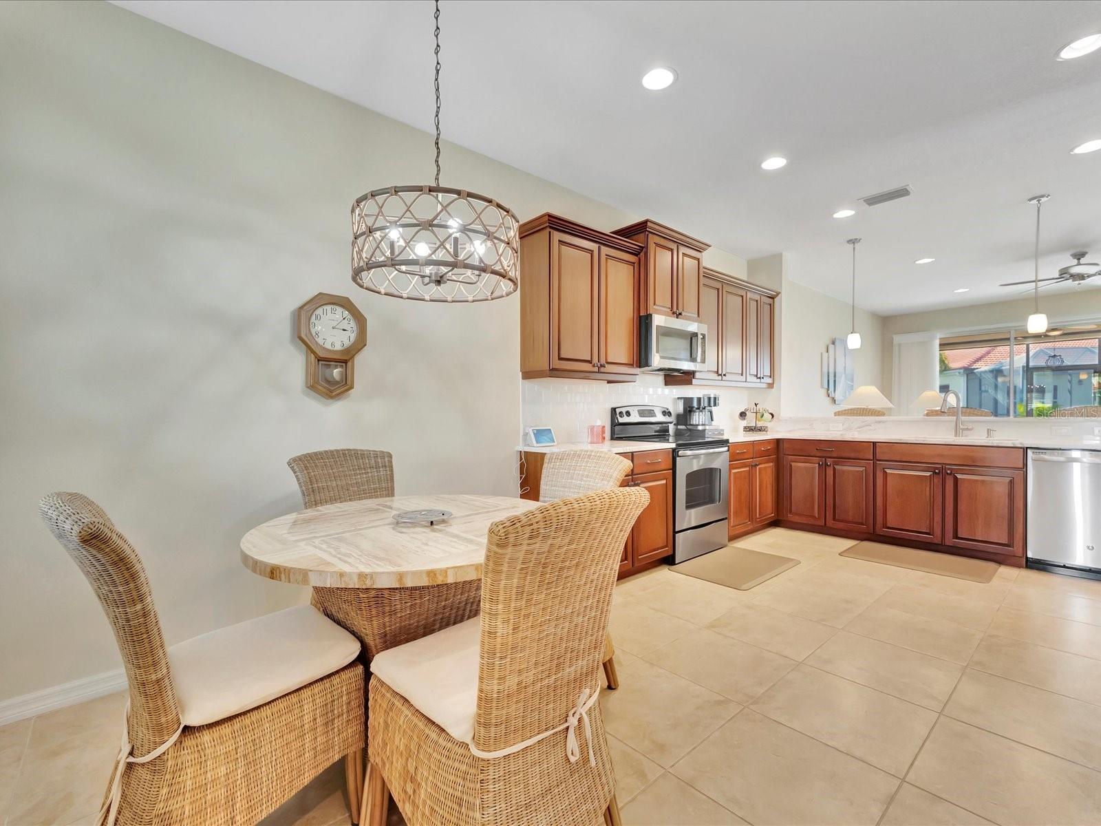 10895 LERWICK CIR