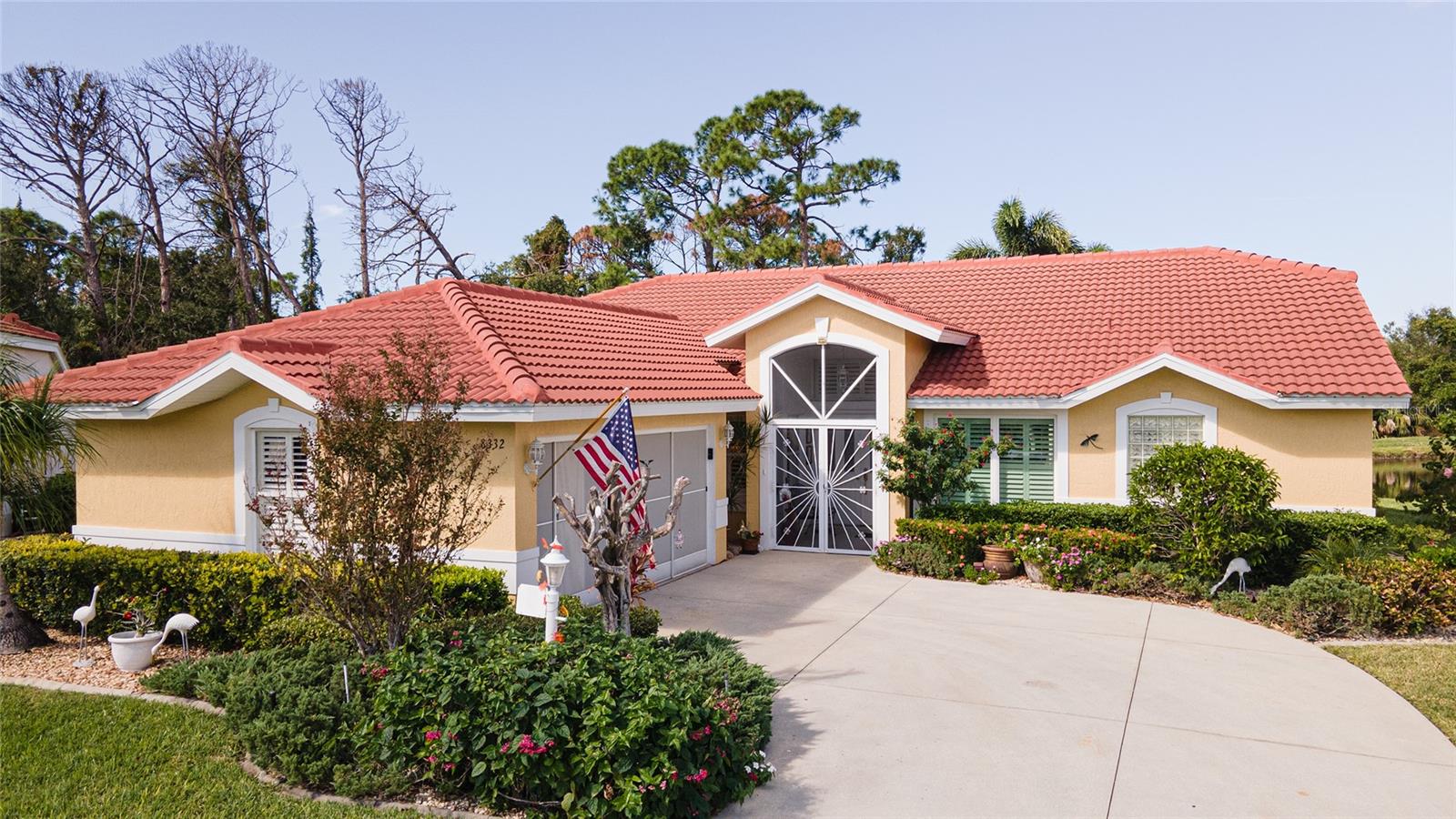 8332 CREEKVIEW LN