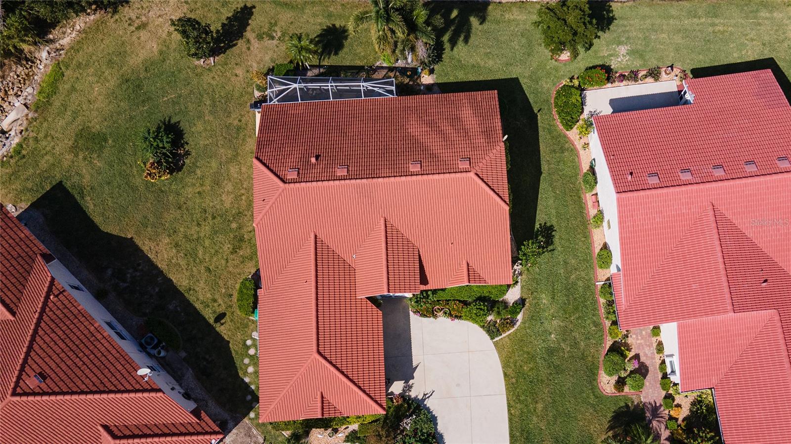 8332 CREEKVIEW LN