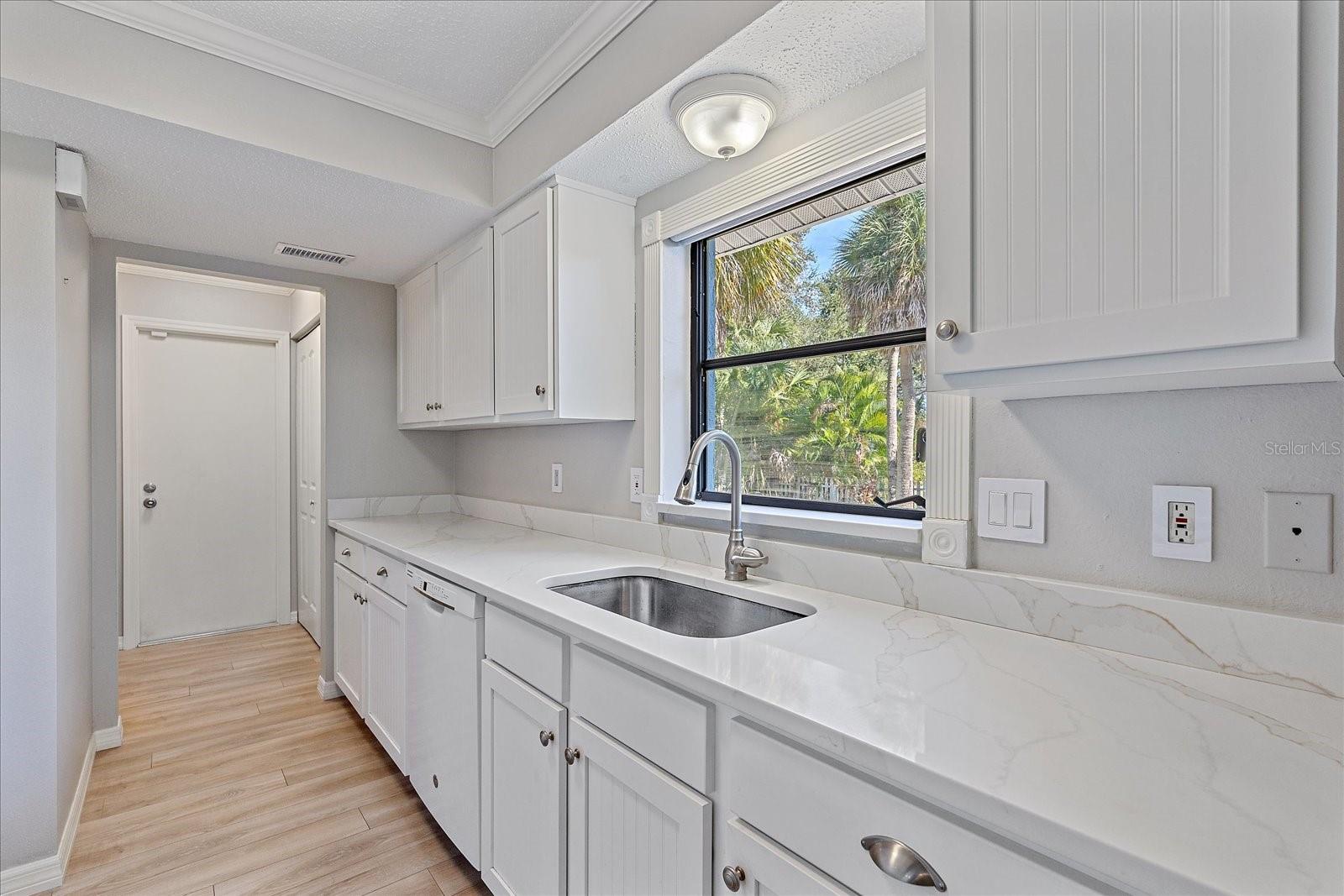 551 GARDEN RD