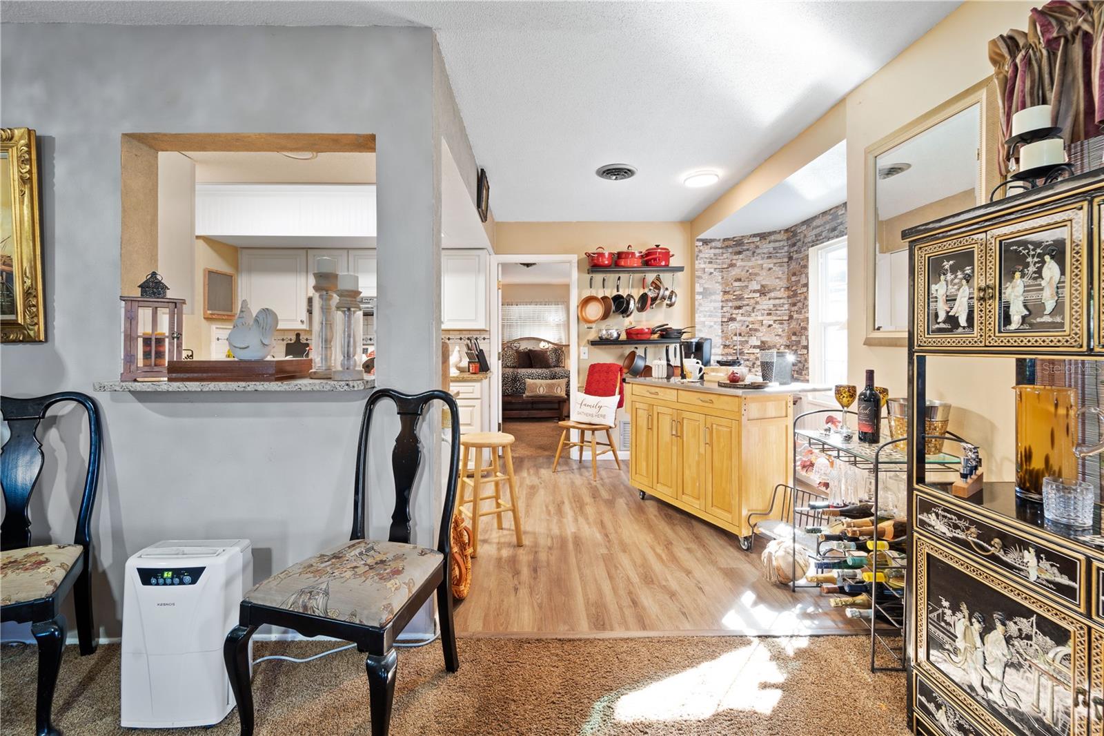 672 TANAGER RD