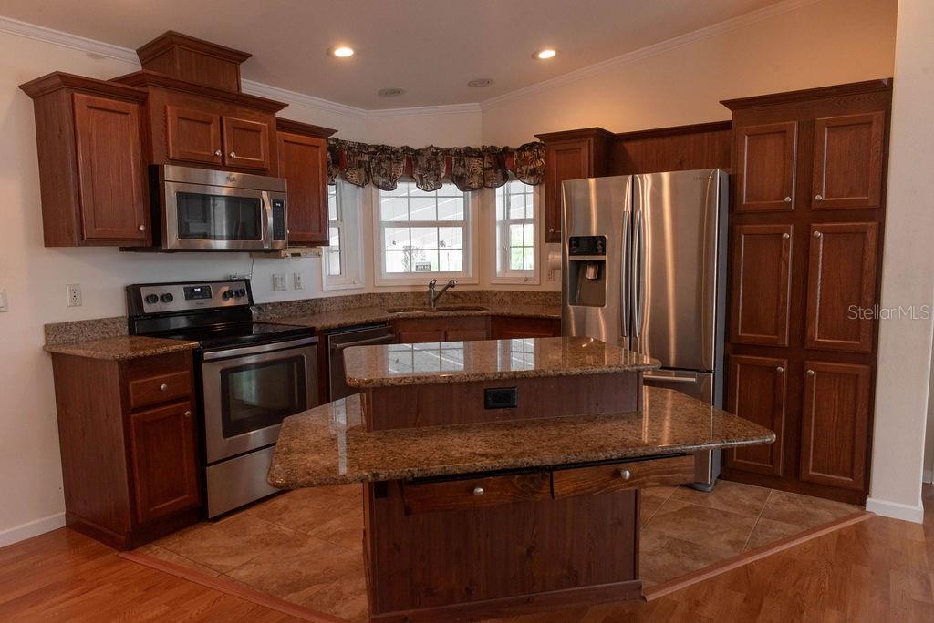 657 N GREEN CIR #182, #182