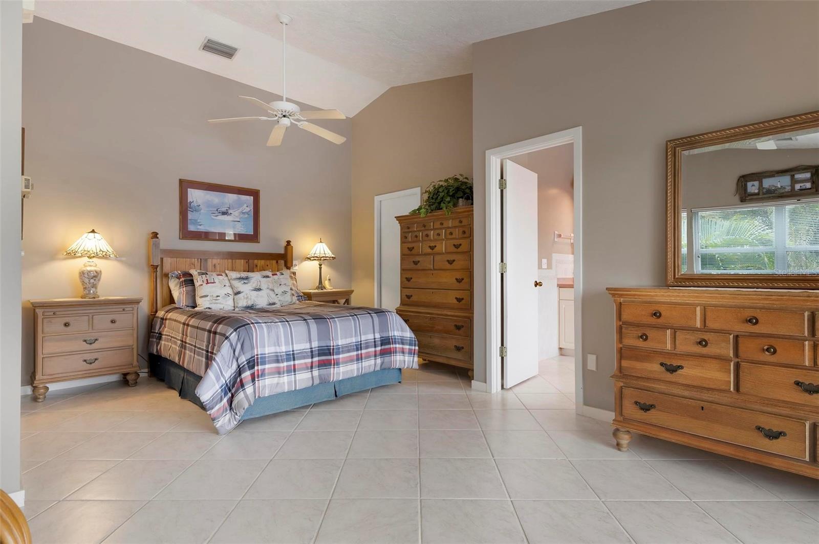 533 KEY ROYALE DR