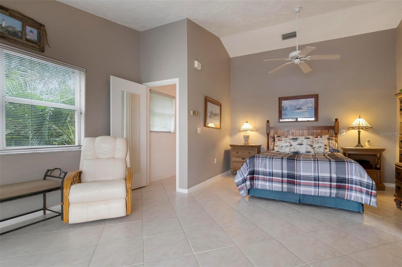 533 KEY ROYALE DR