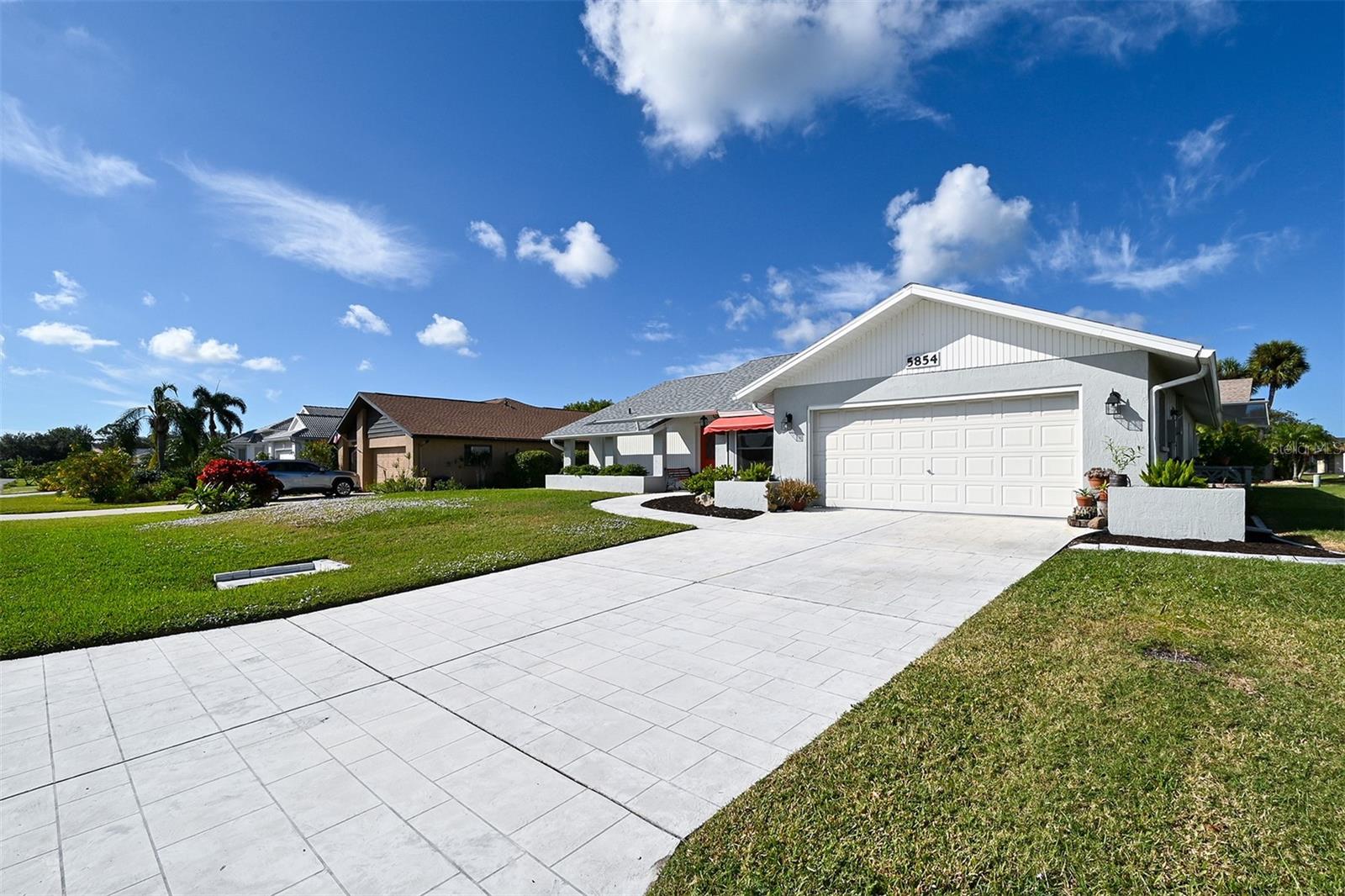 5854 JACKSON LN