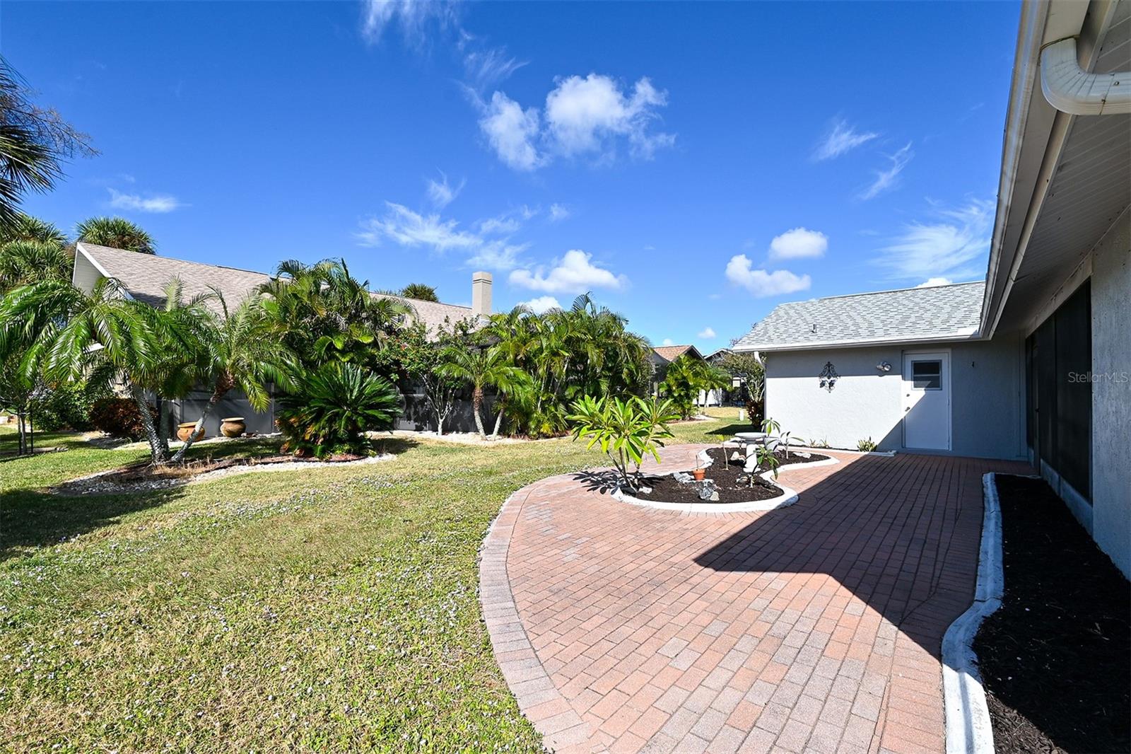 5854 JACKSON LN