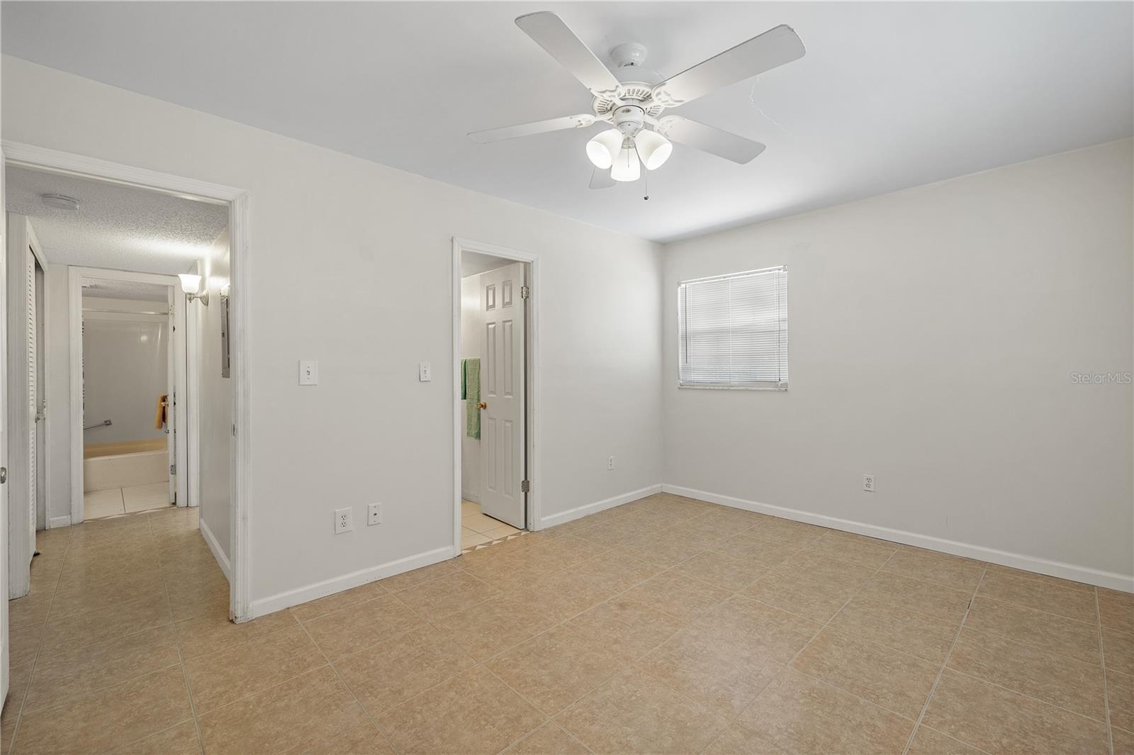 4158 TAMIAMI TRL #B-6, #B-6