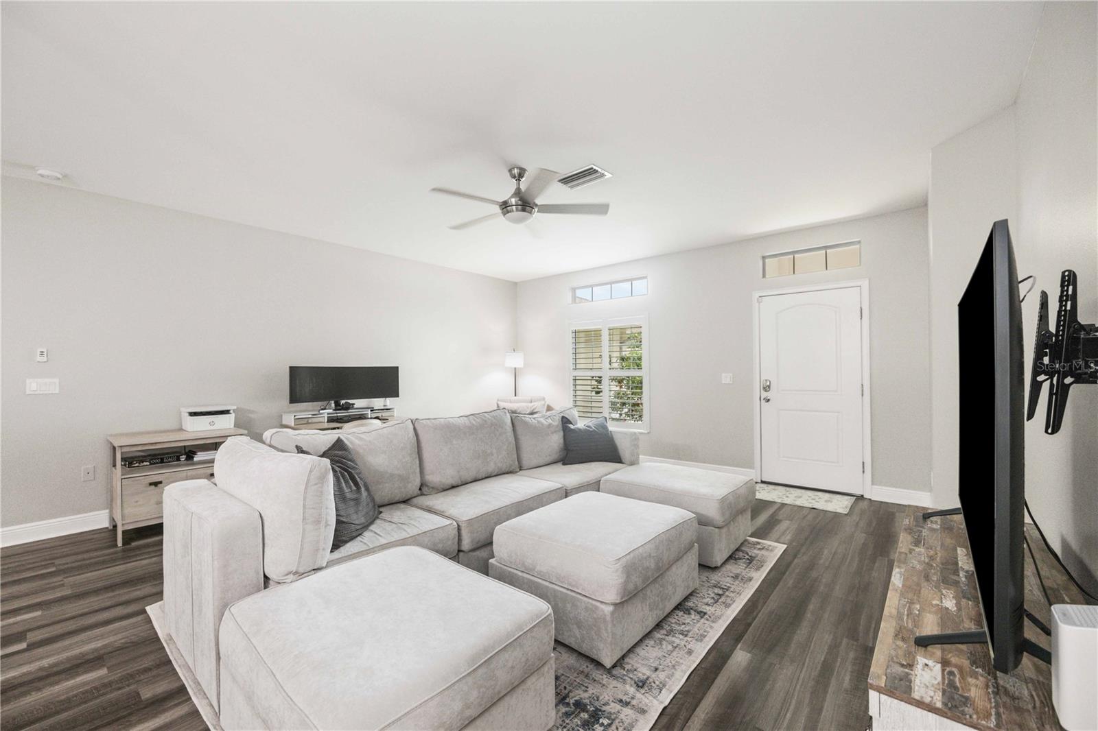 550 FOXGLOVE RD