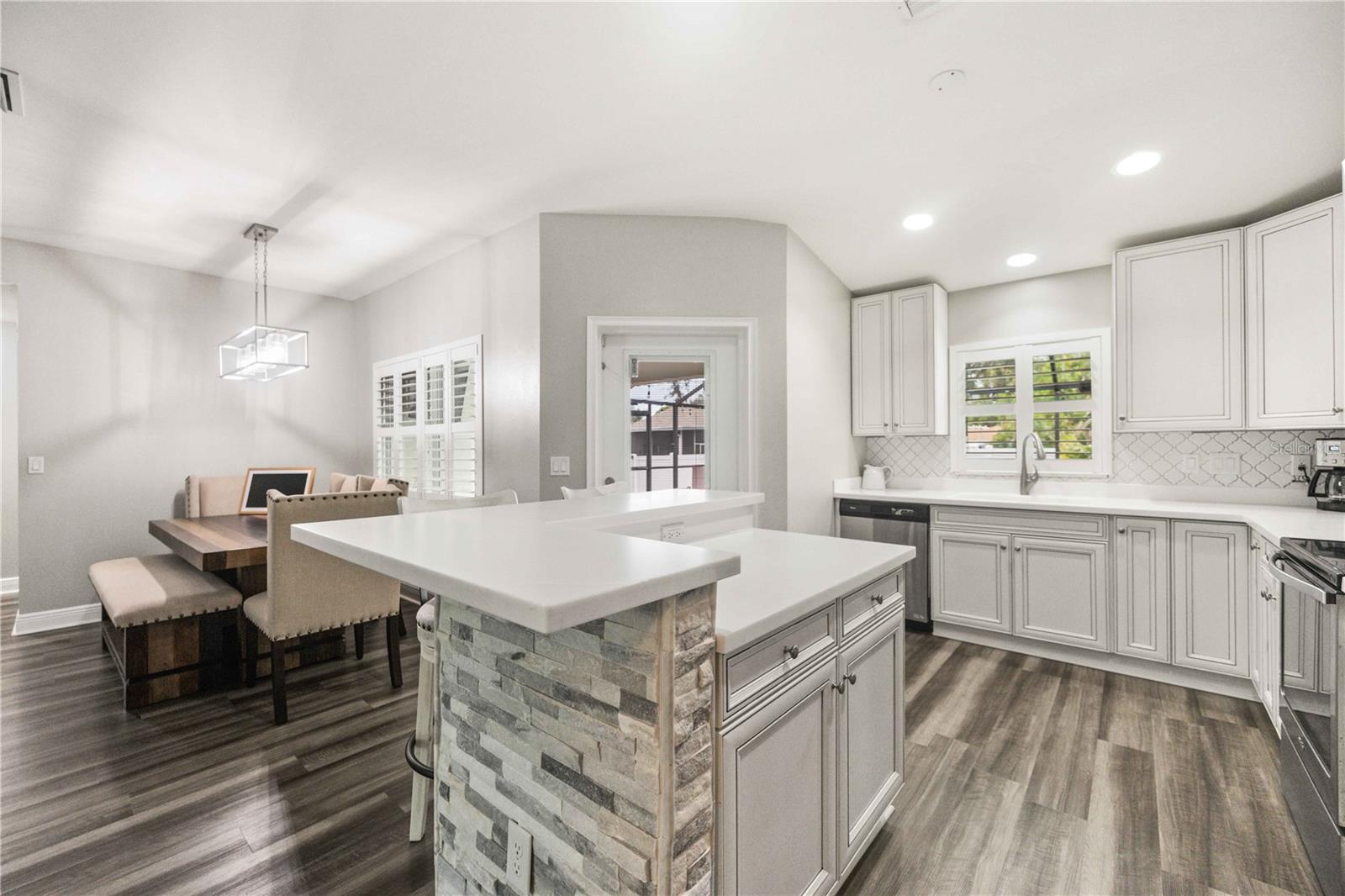 550 FOXGLOVE RD