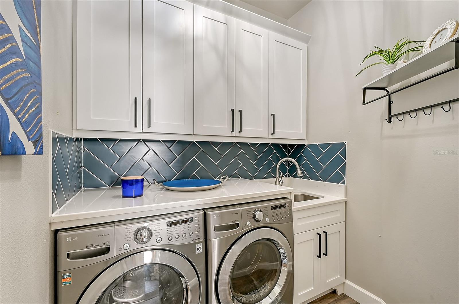 551 CATALINA ISLES CIR
