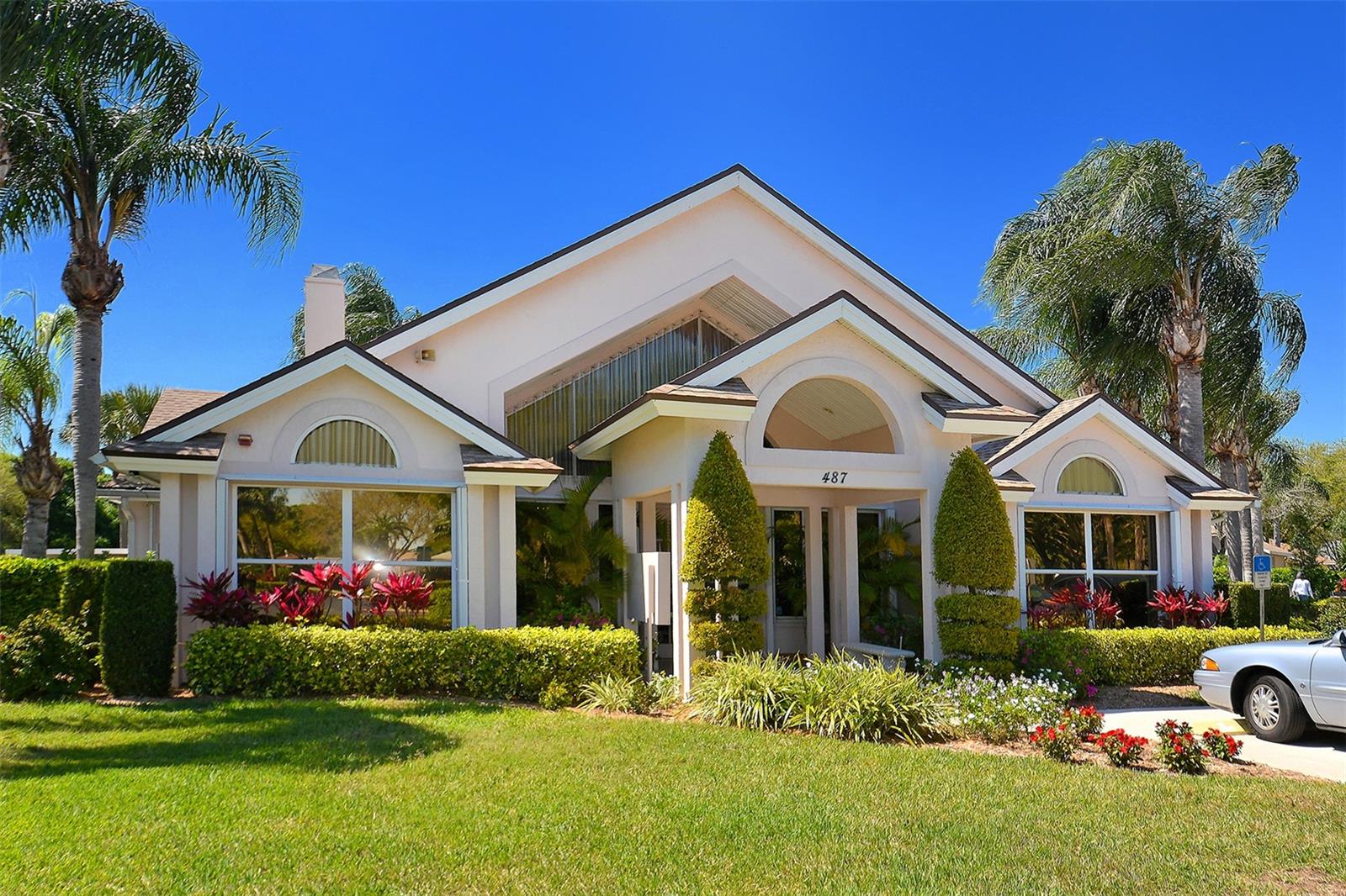 551 CATALINA ISLES CIR