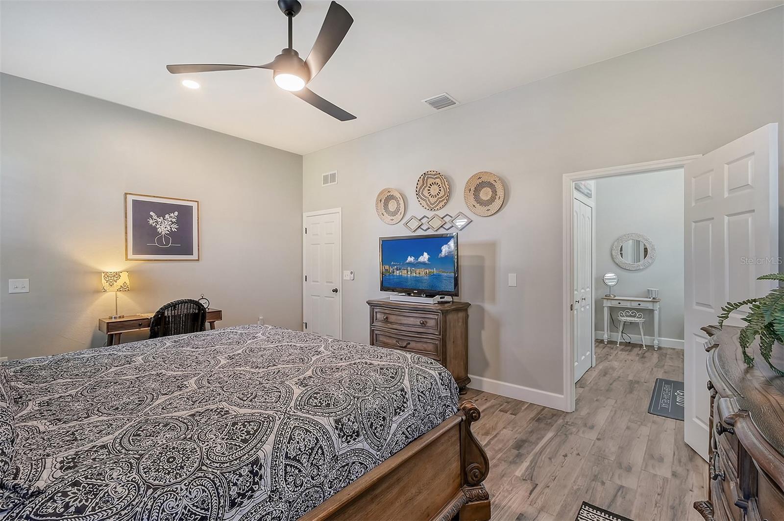 551 CATALINA ISLES CIR