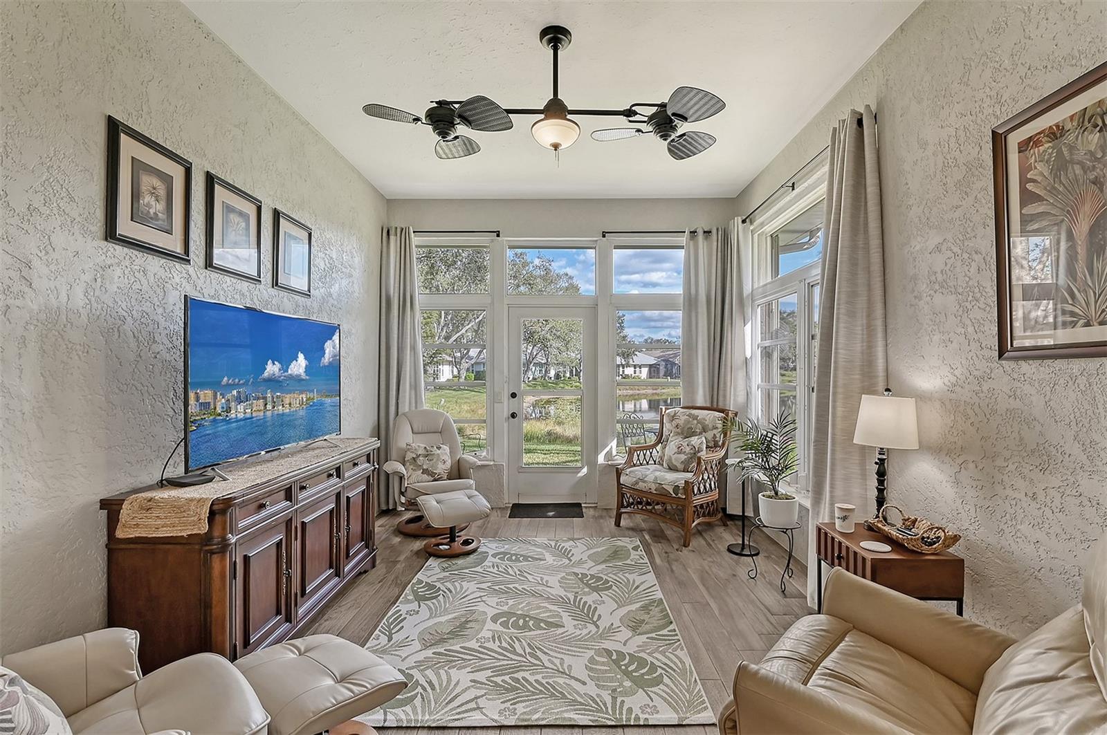 551 CATALINA ISLES CIR