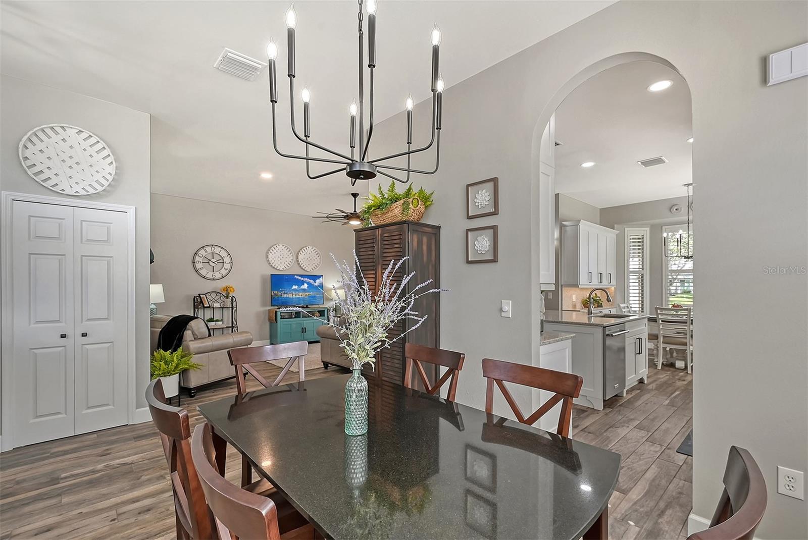 551 CATALINA ISLES CIR
