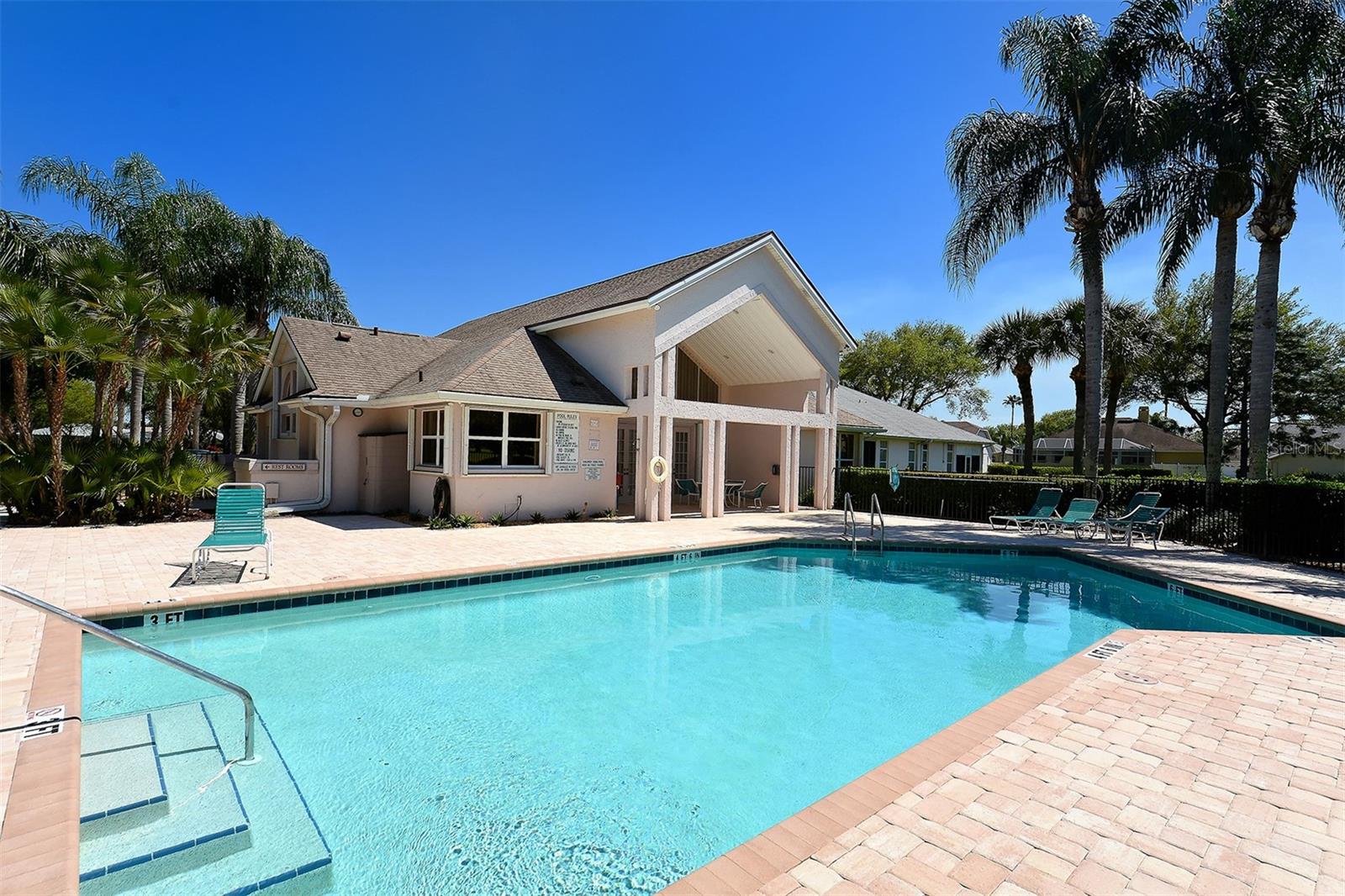 551 CATALINA ISLES CIR