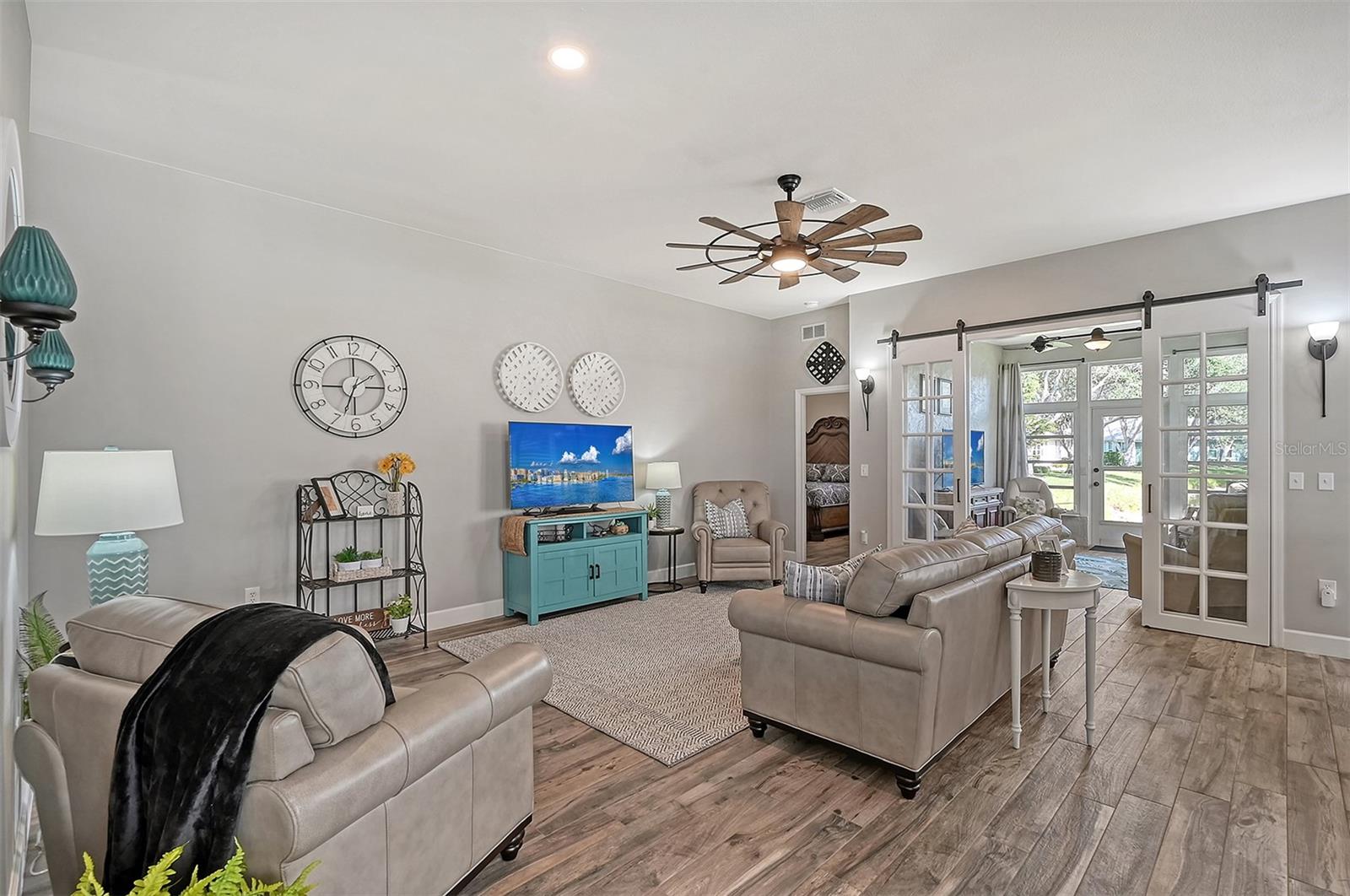 551 CATALINA ISLES CIR