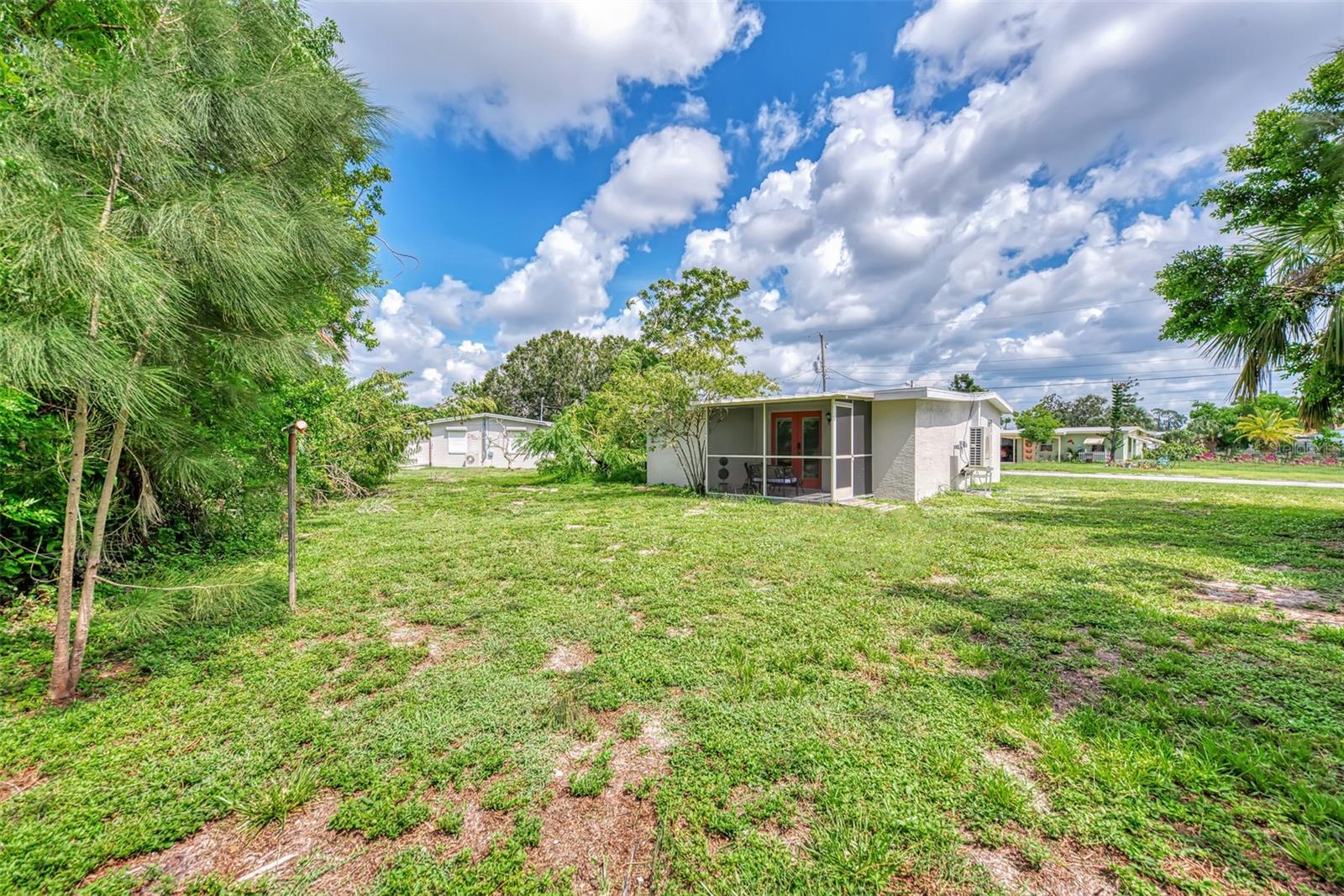 223 MARTIN DR NE