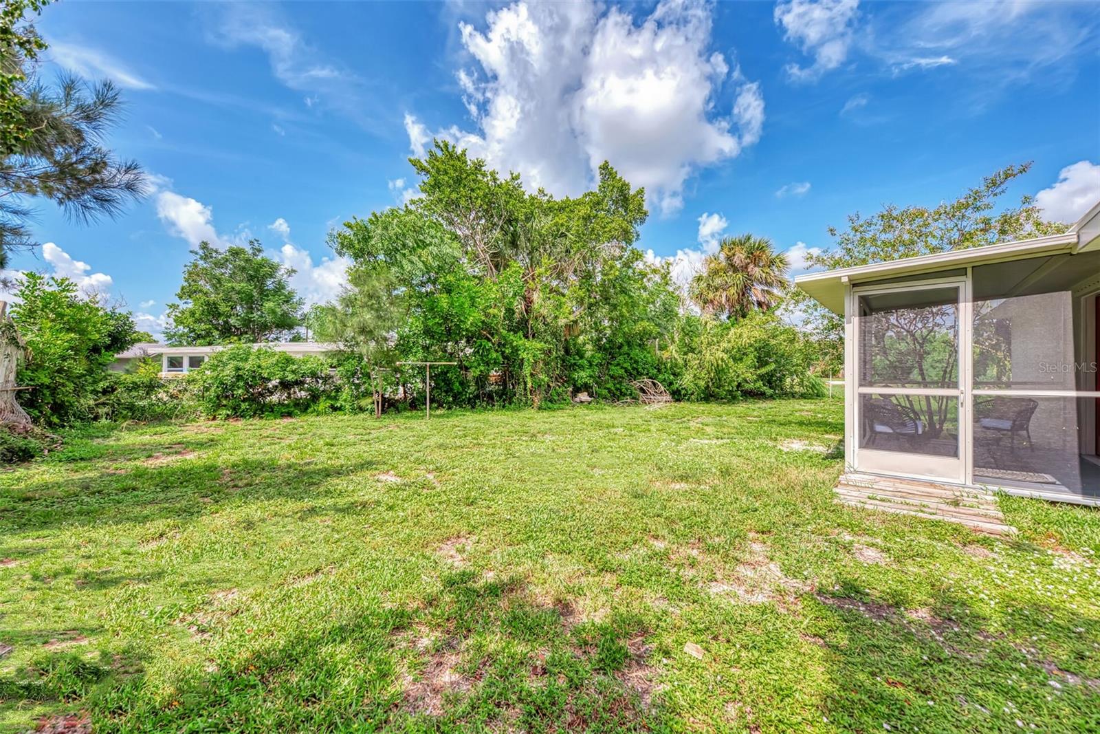 223 MARTIN DR NE