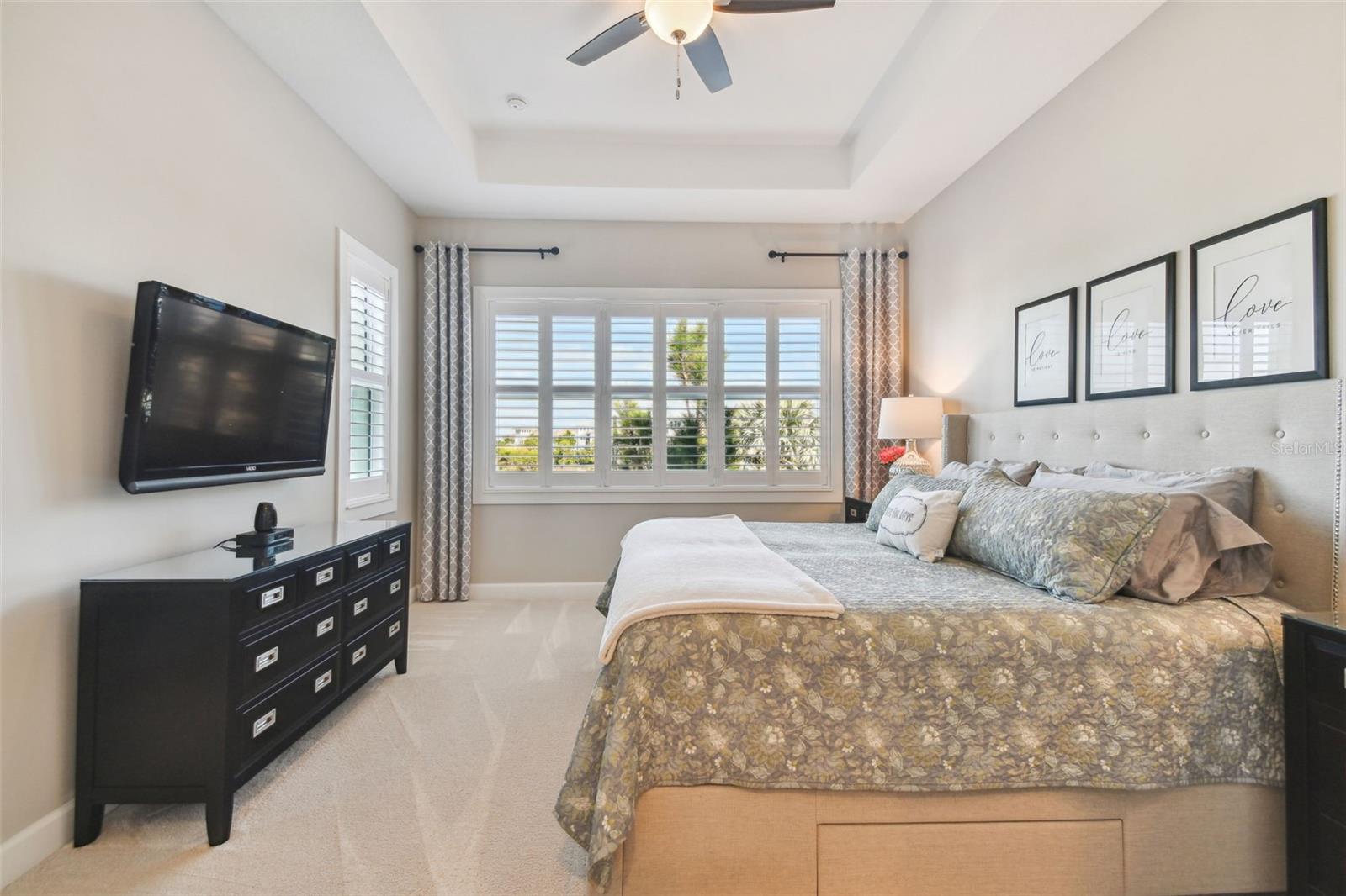 327 COMPASS POINT DR #202, #202