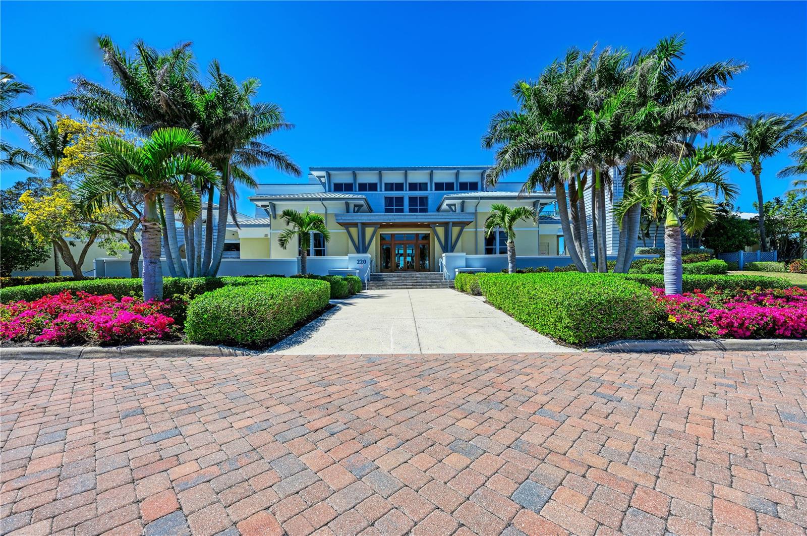 327 COMPASS POINT DR #202, #202