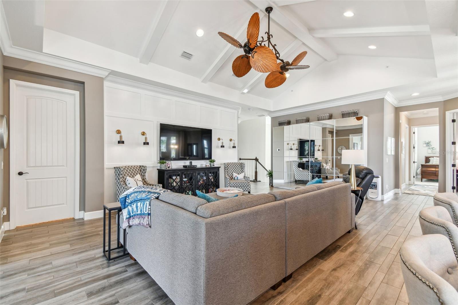 327 COMPASS POINT DR #202, #202