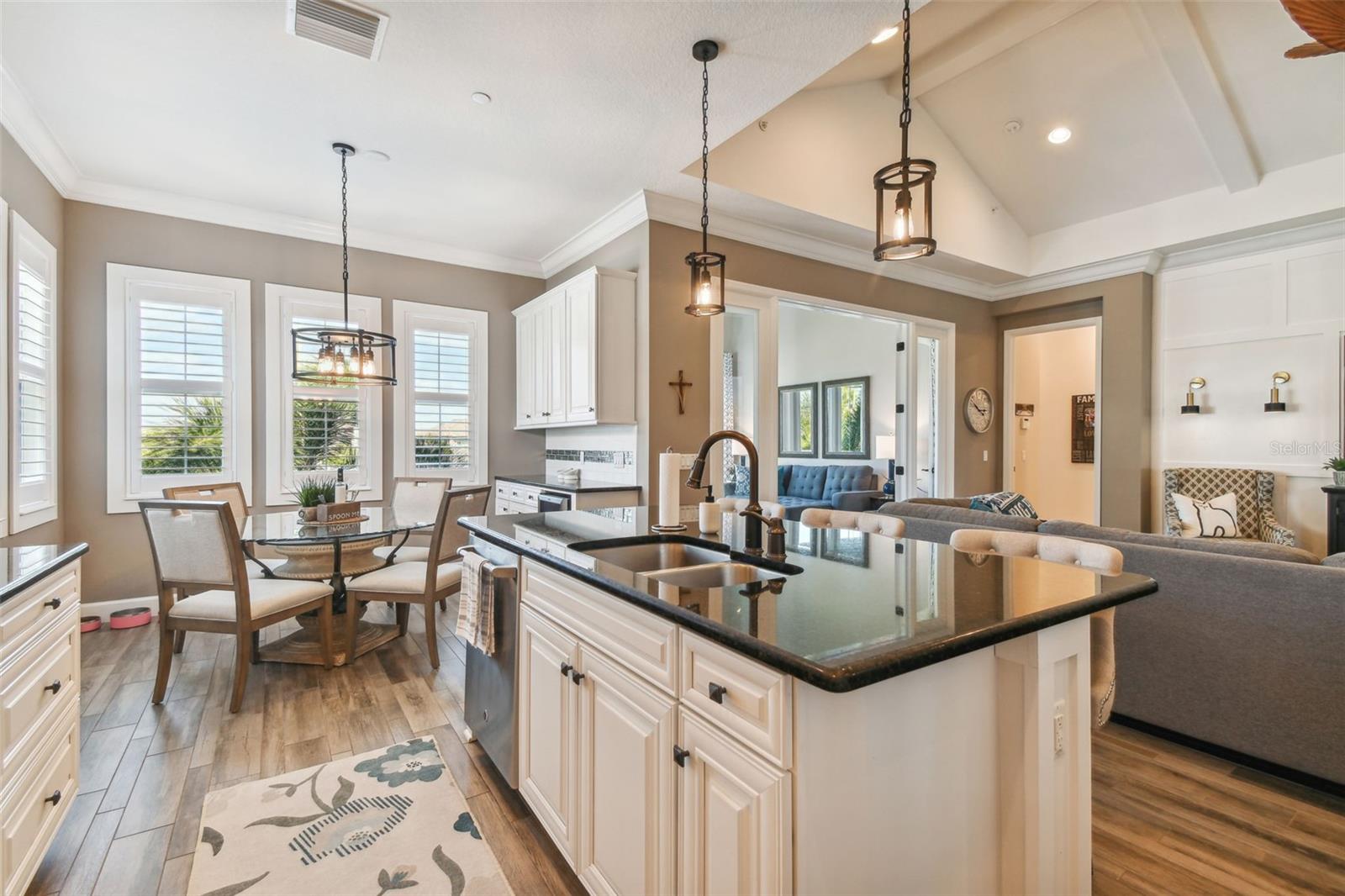 327 COMPASS POINT DR #202, #202