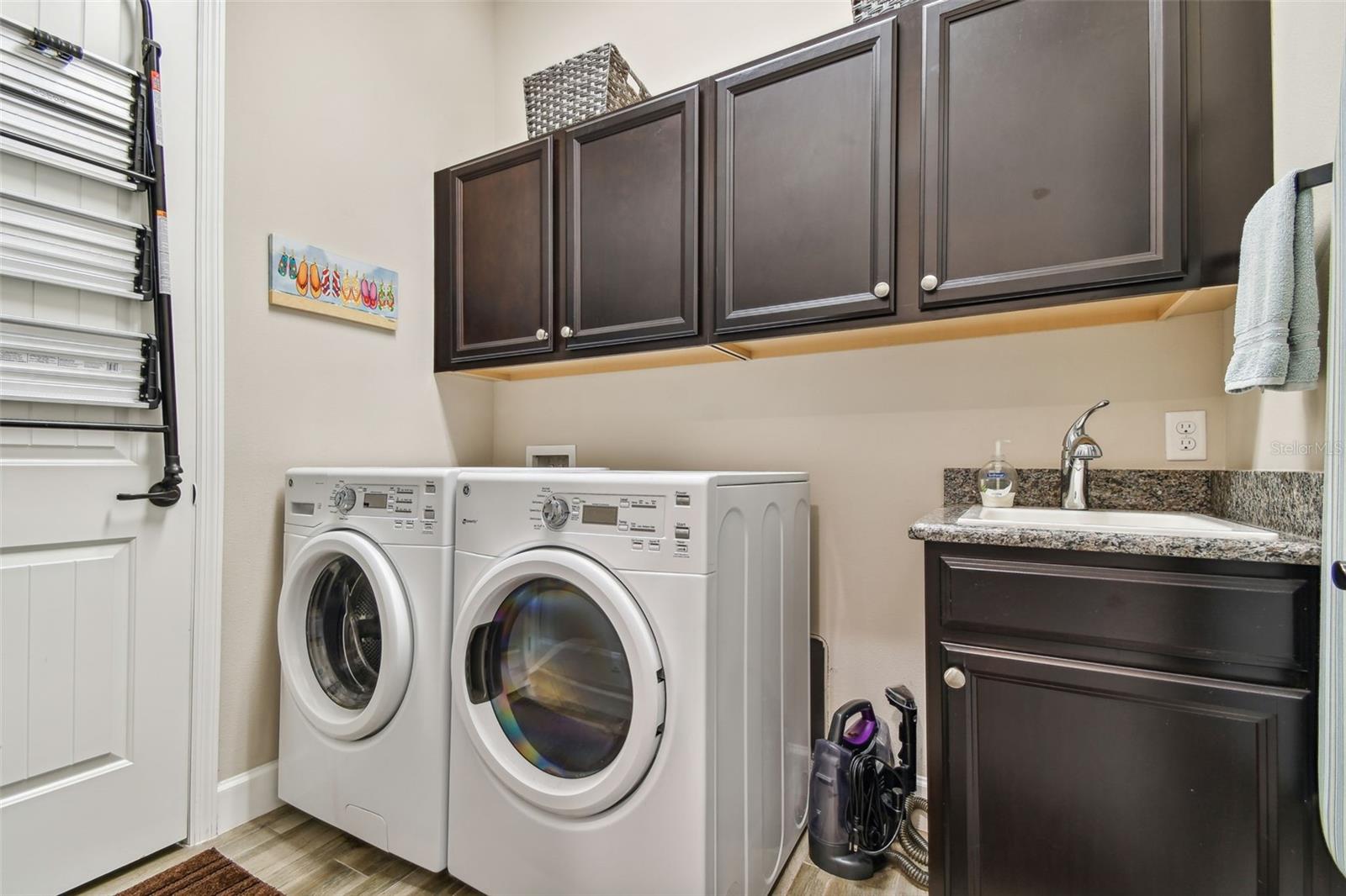 327 COMPASS POINT DR #202, #202
