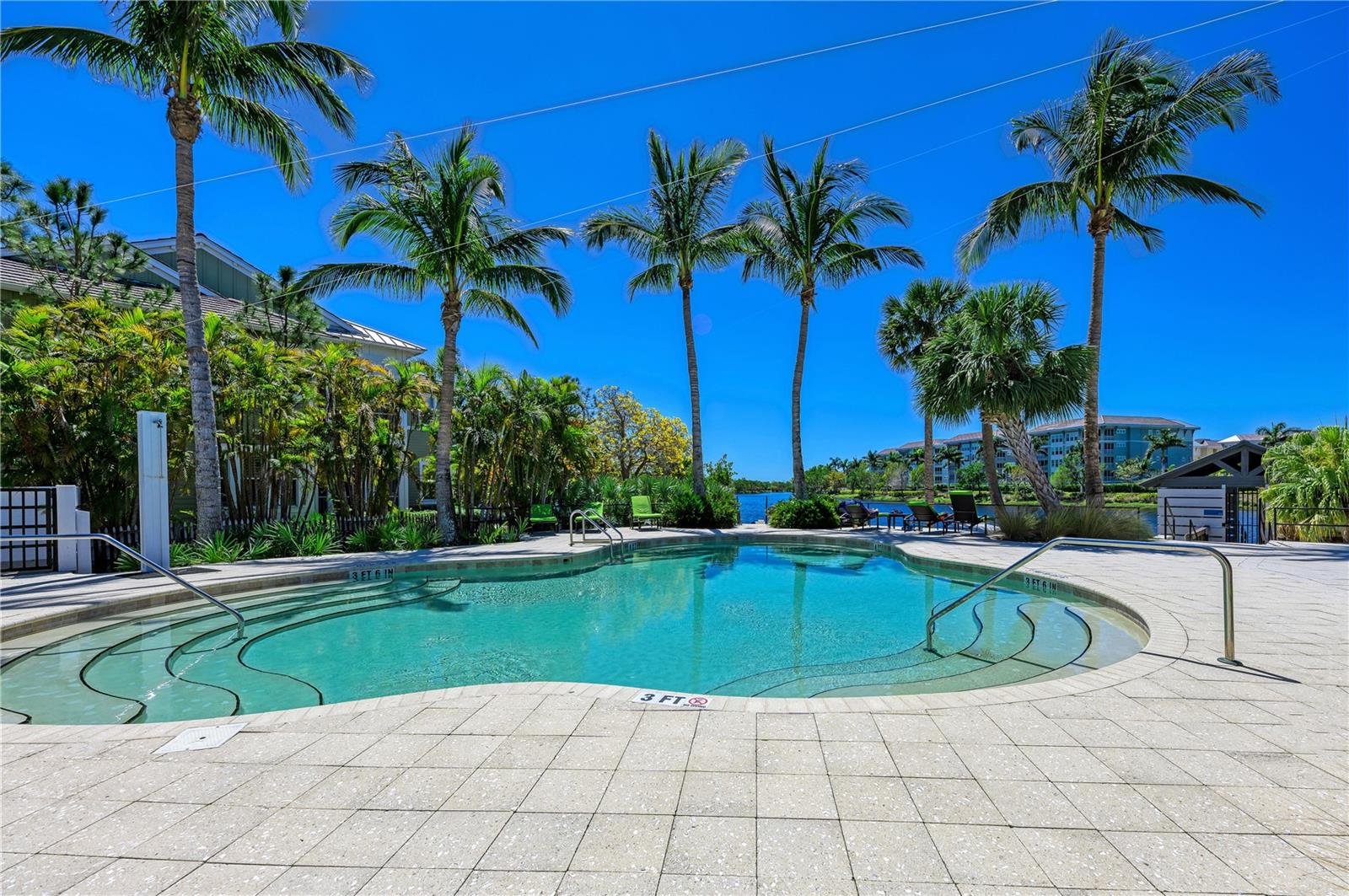 327 COMPASS POINT DR #202, #202
