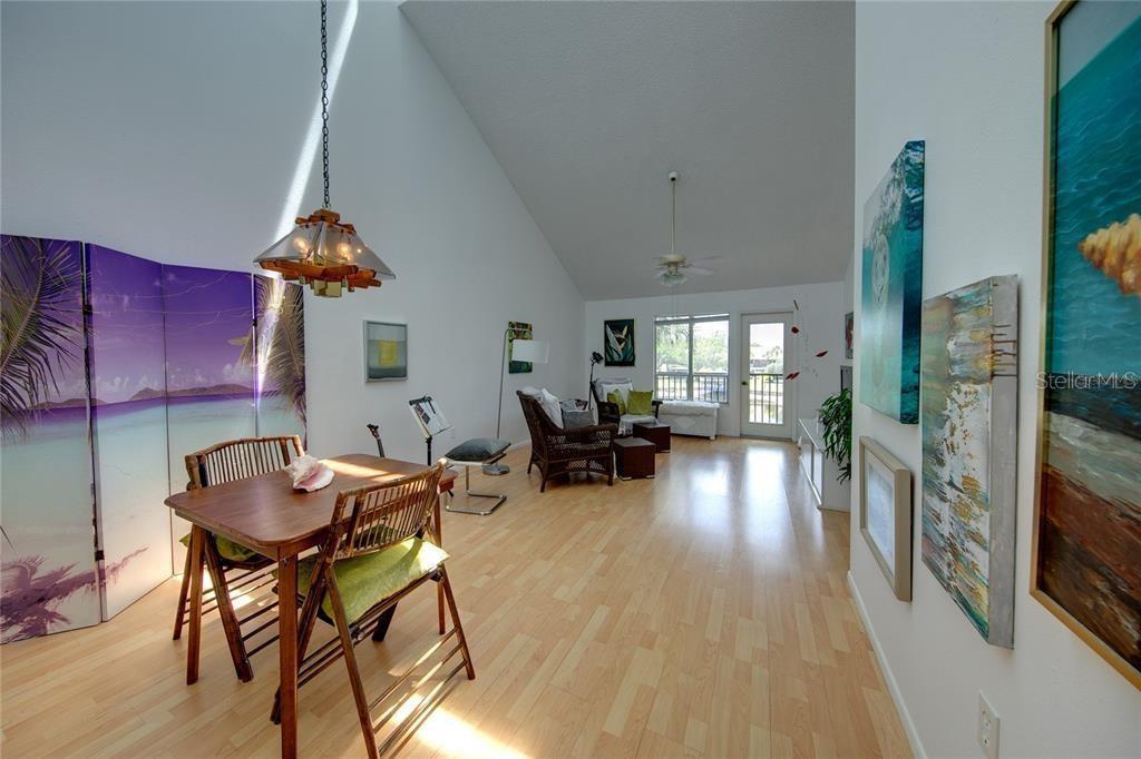255 FENWICK DR #20, #20