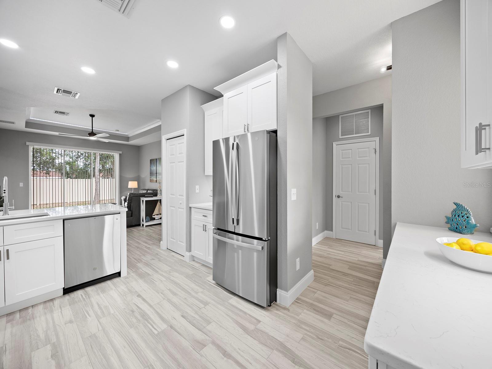 6380 FALCON LAIR DR