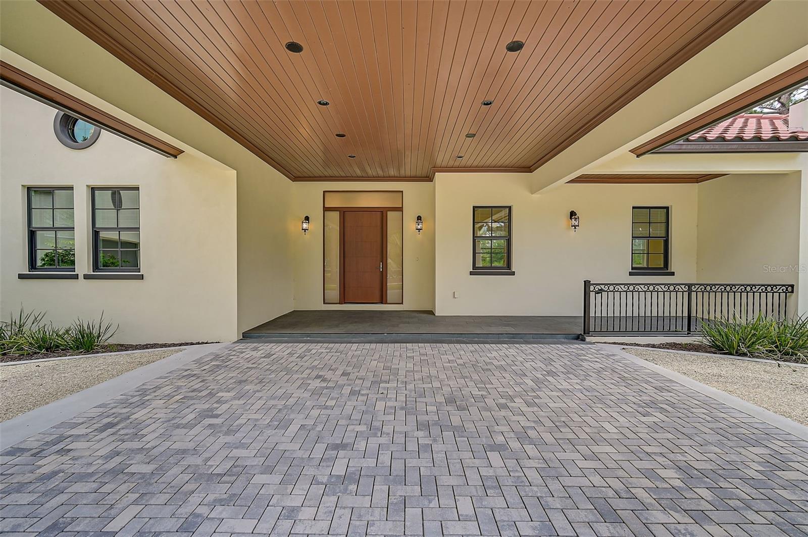 360 N POINT RD