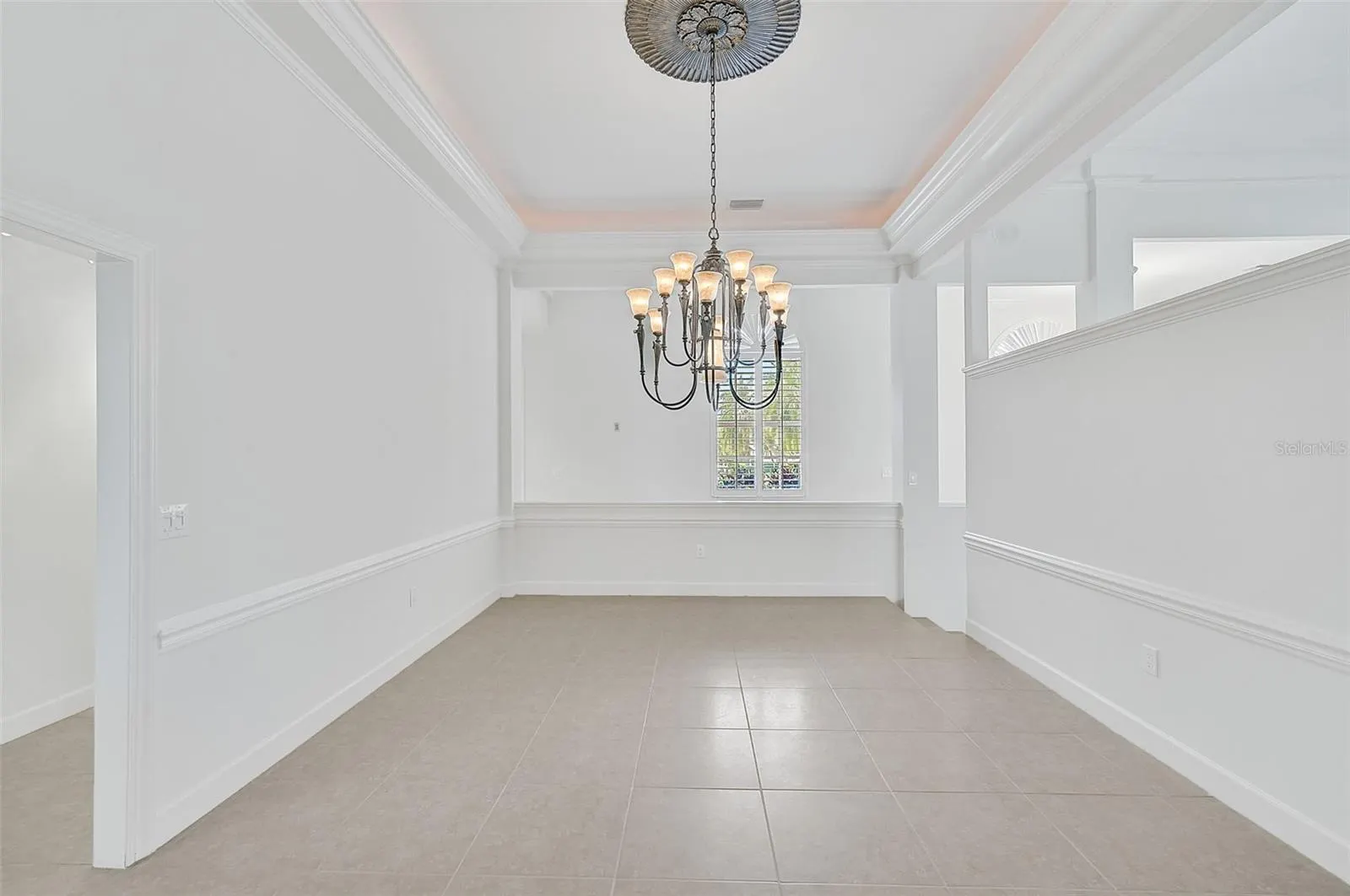 909 MACEWEN DR