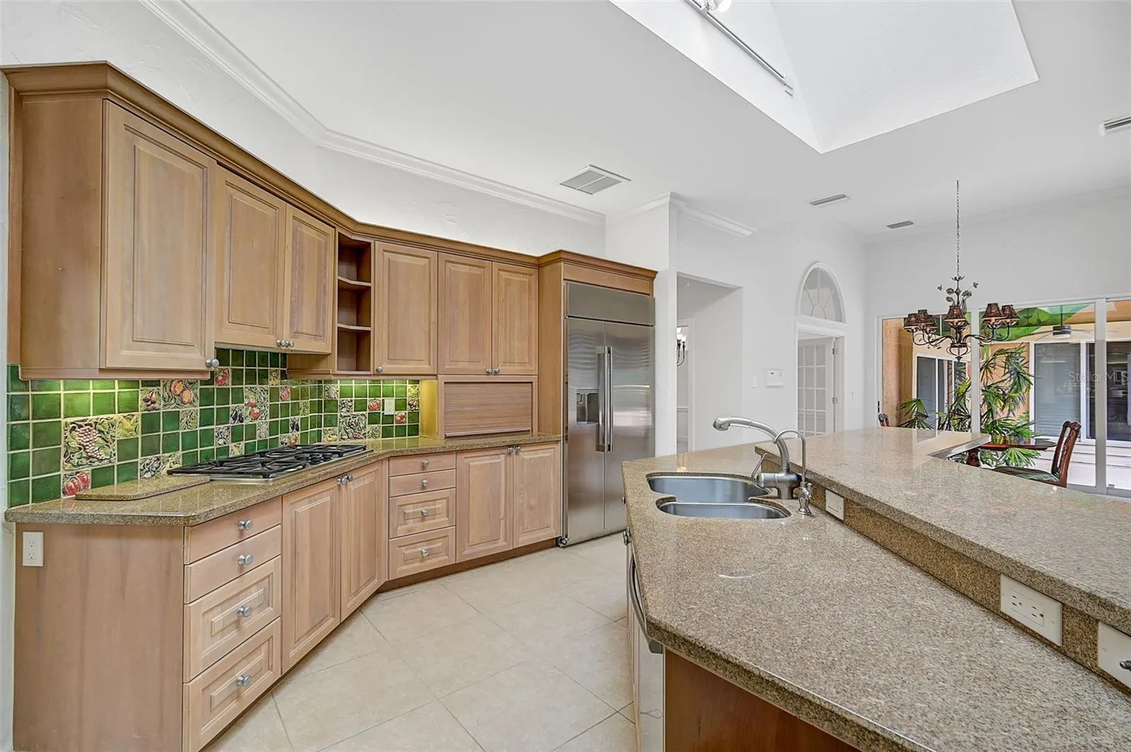 909 MACEWEN DR