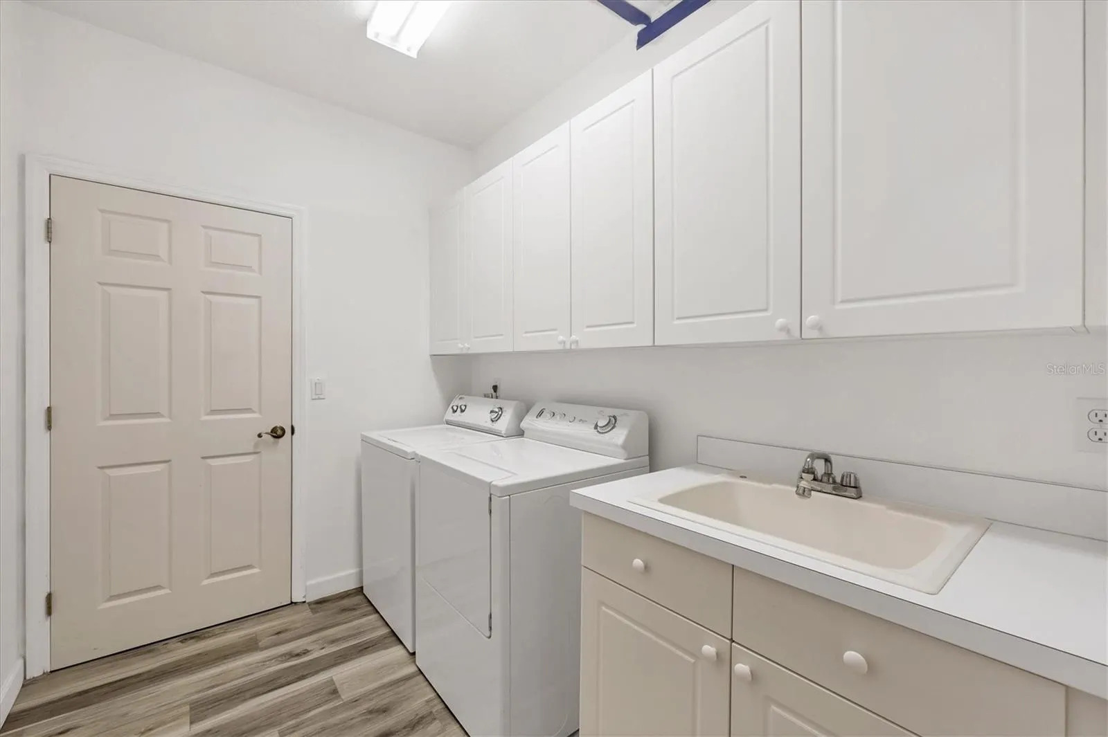 294 HIDDEN BAY DR #203, #203