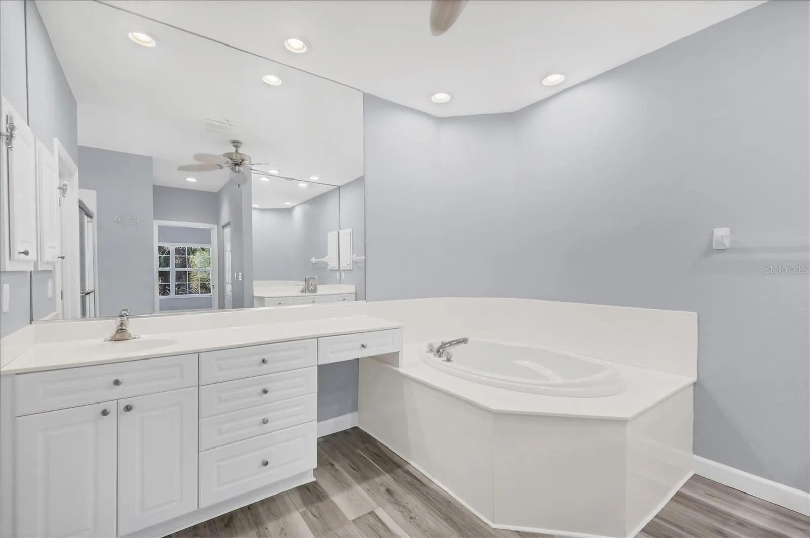 294 HIDDEN BAY DR #203, #203