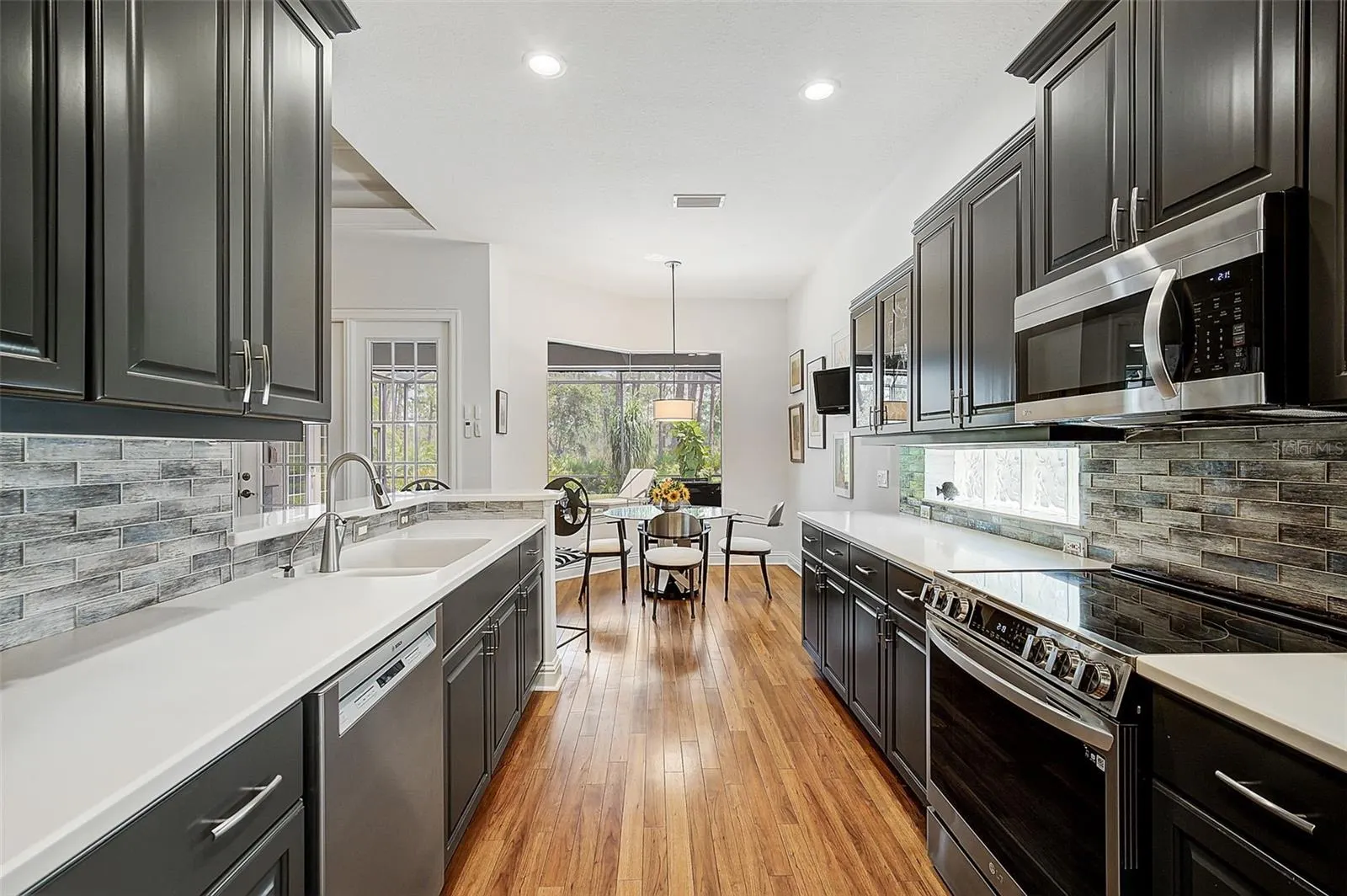 293 TURQUOISE LN