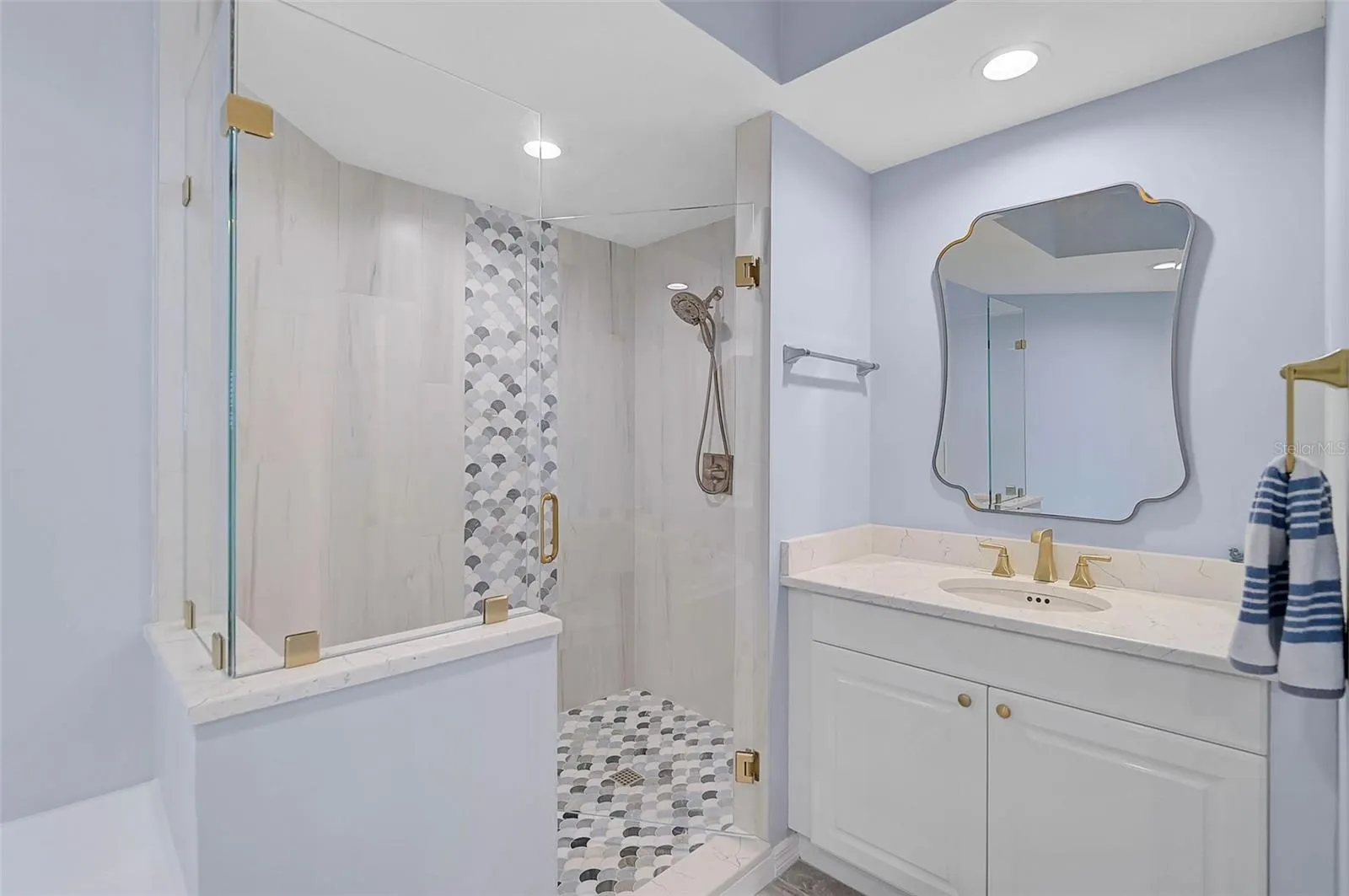 385 N POINT RD #402 #402