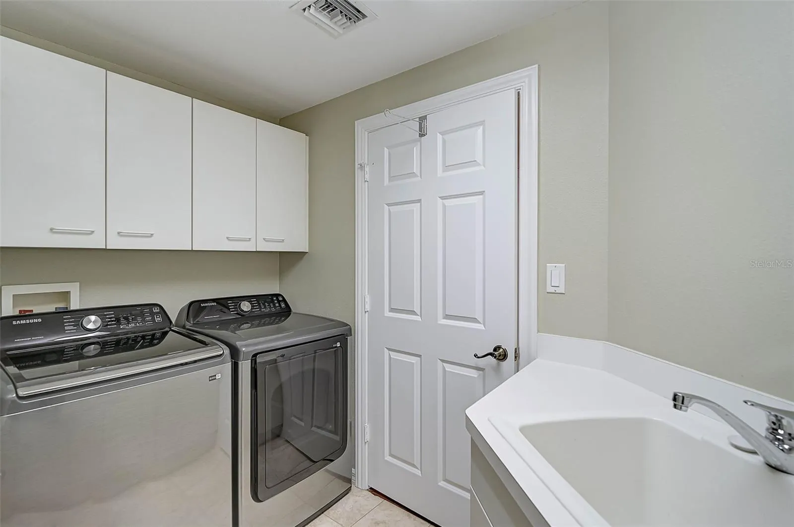 385 N POINT RD #402 #402