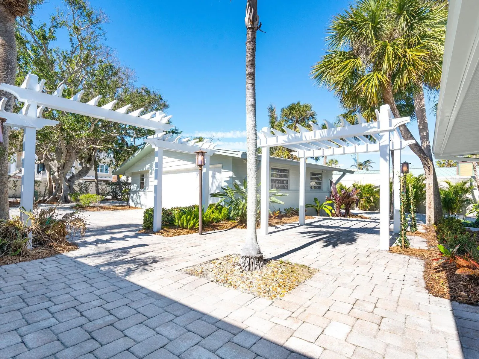 18 N CASEY KEY RD