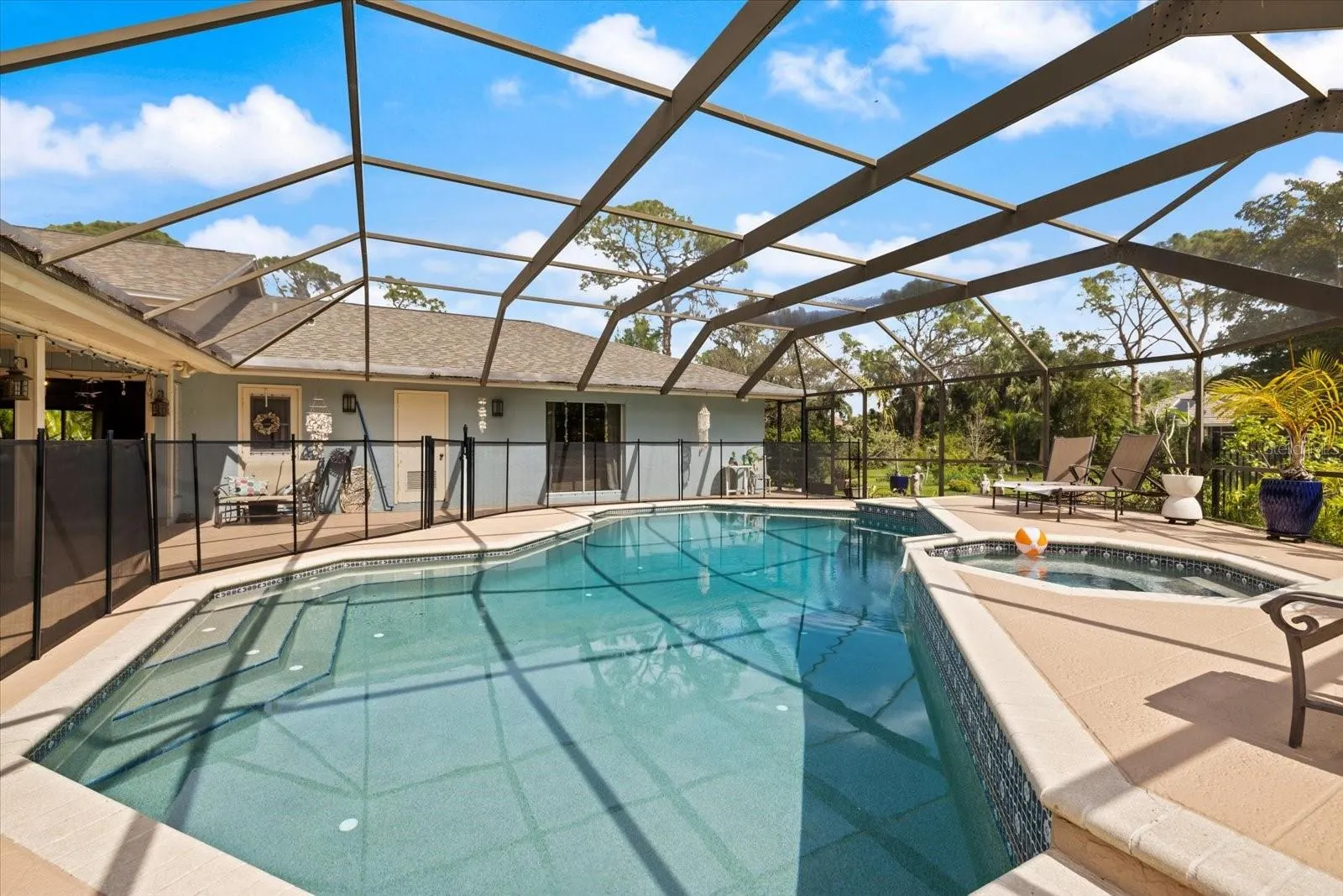 201 EAGLENOOK WAY